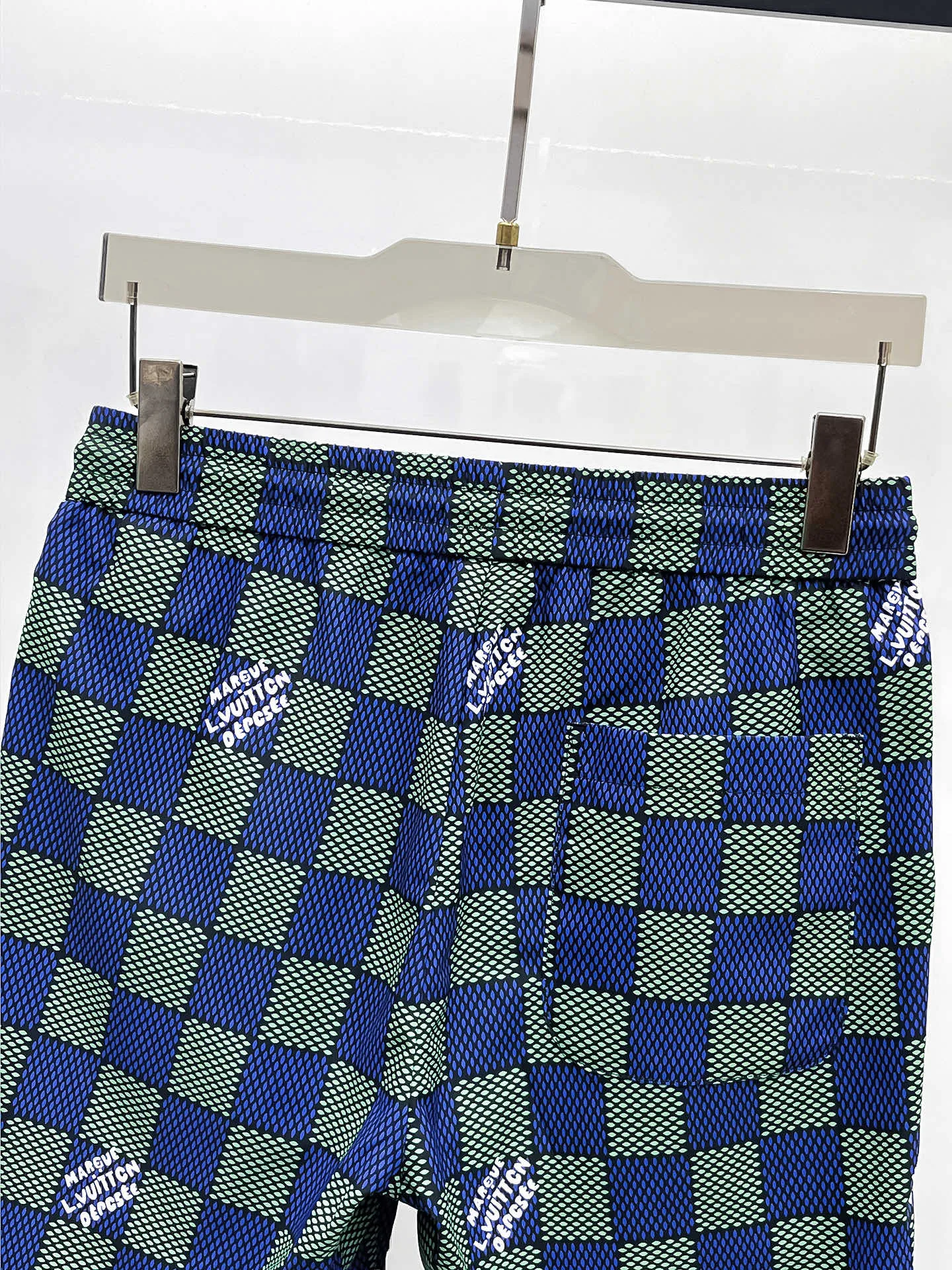 LOUIS VUITTON 新作ブルーチェックショーツ - 画像 (5)