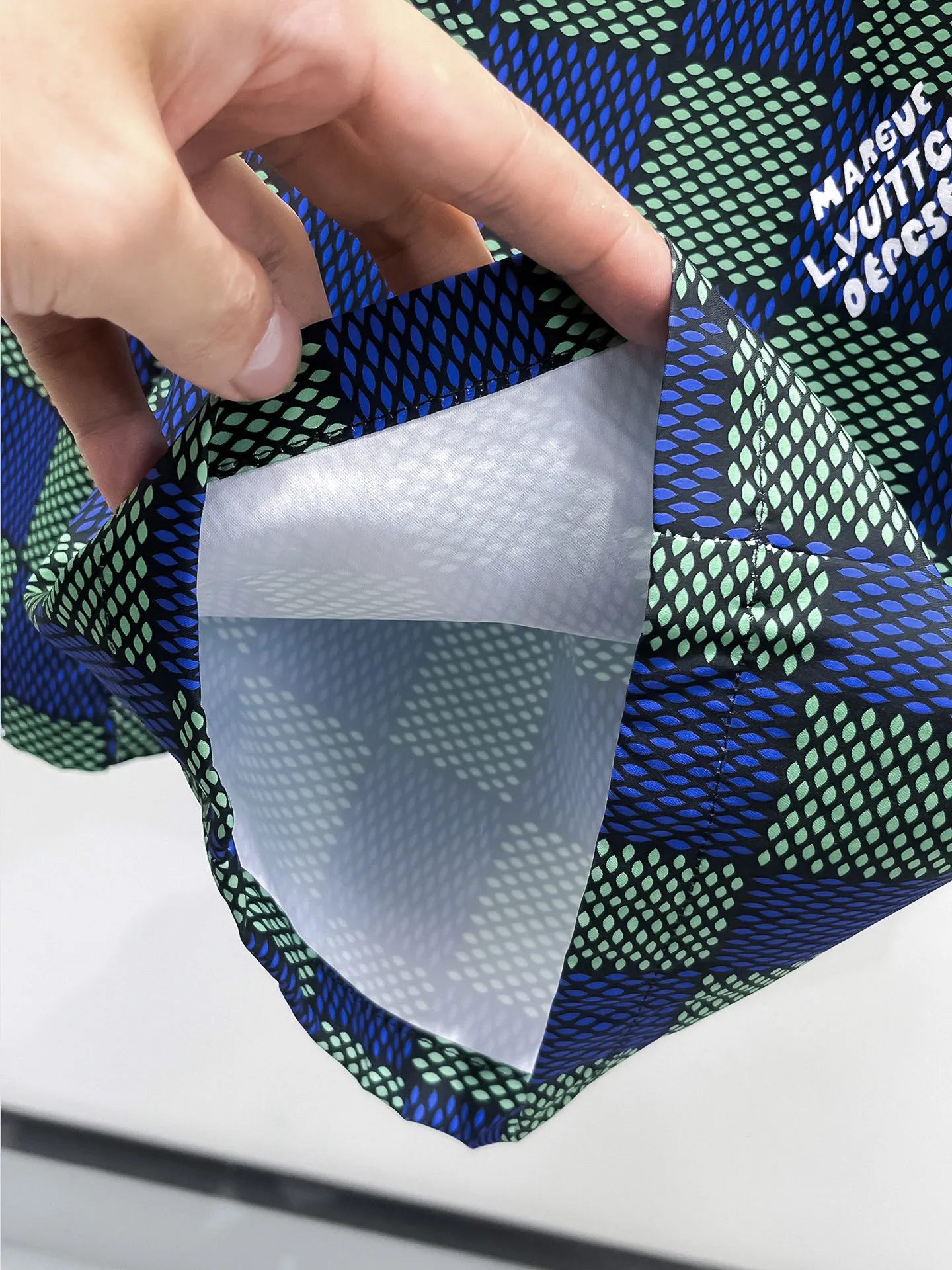 LOUIS VUITTON 新作ブルーチェックショーツ - 画像 (6)