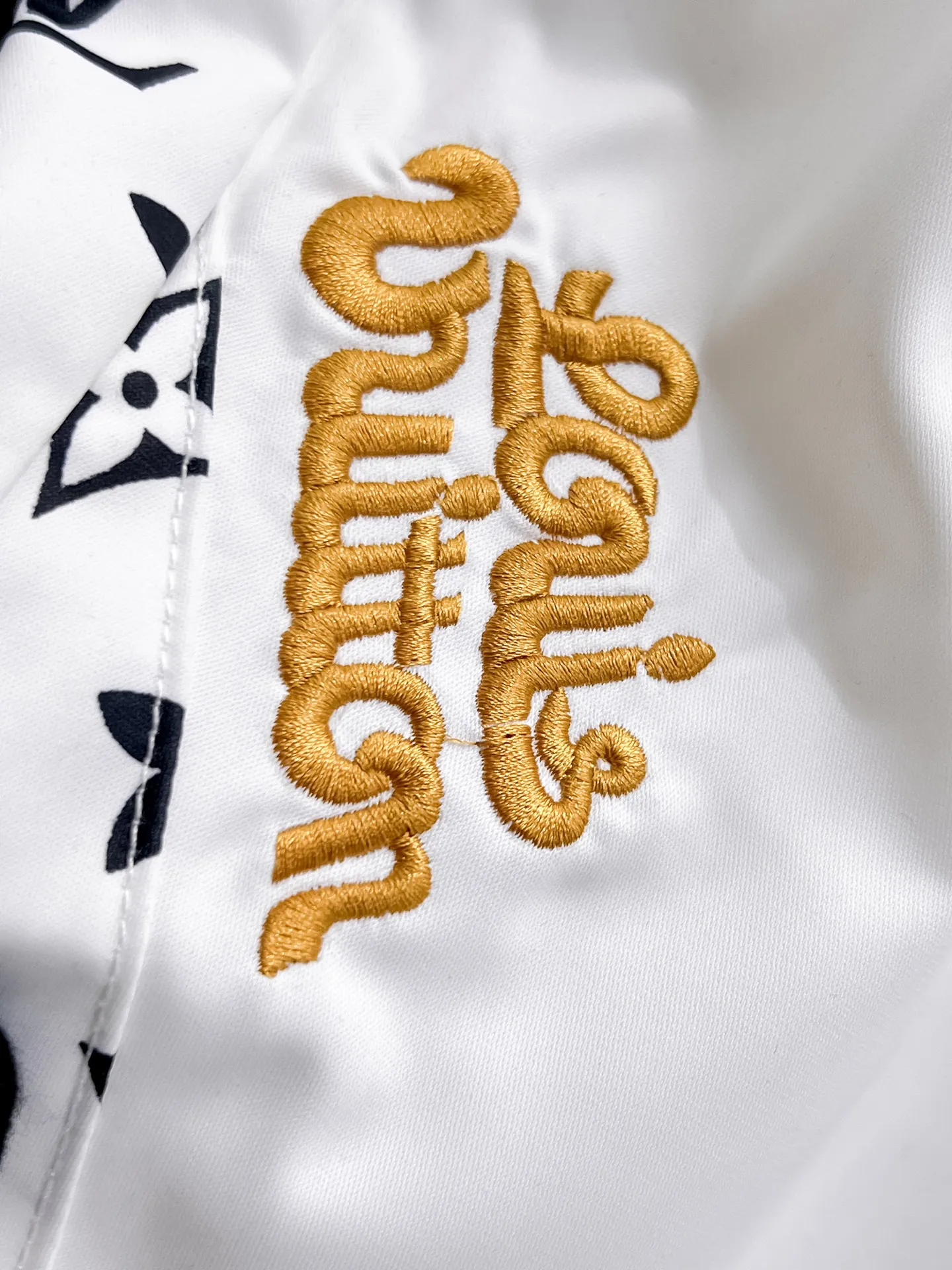 LOUIS VUITTON ホワイトの新作カジュアルショートパンツ - 画像 (6)