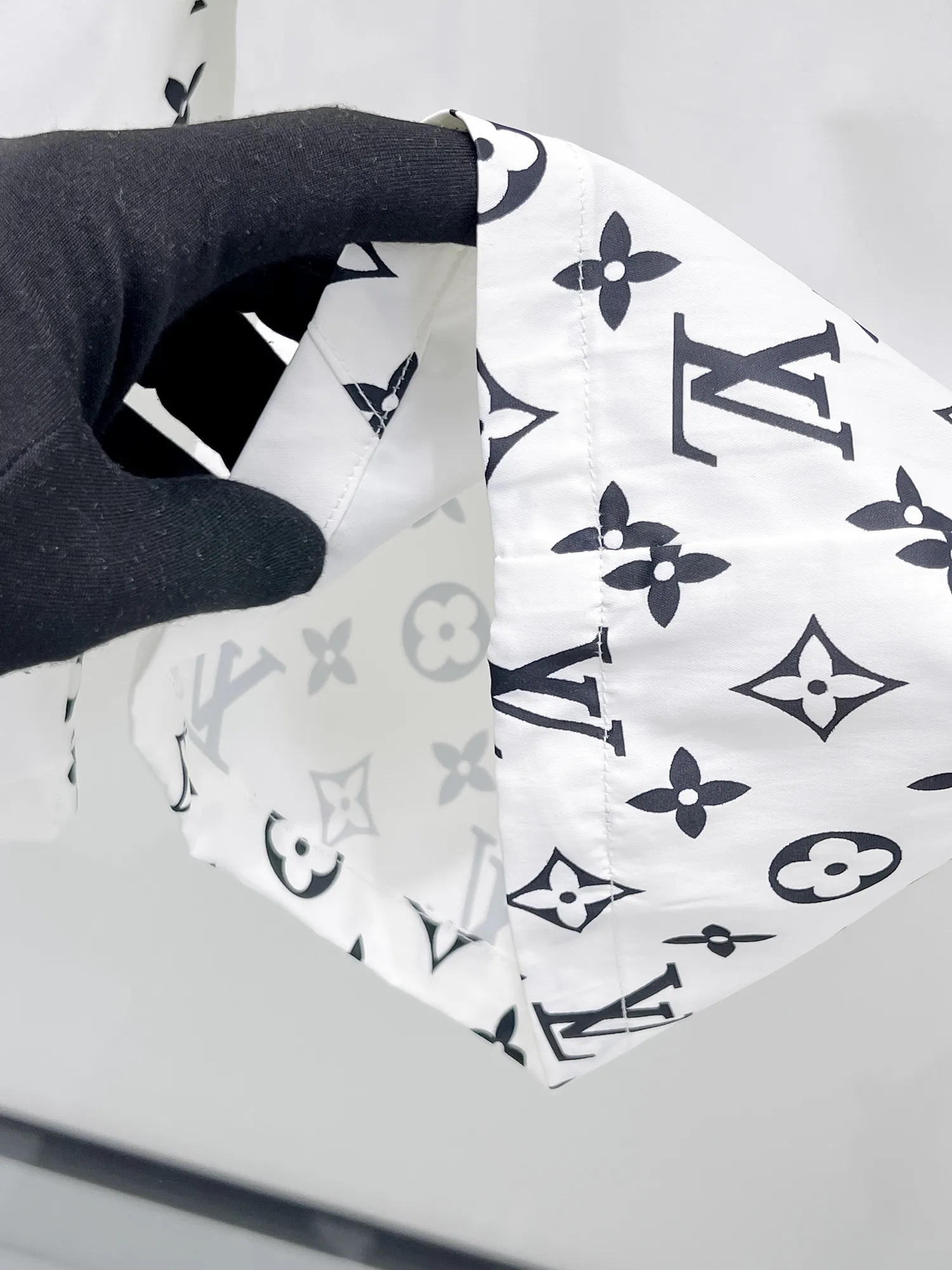 LOUIS VUITTON ホワイトの新作カジュアルショートパンツ - 画像 (8)