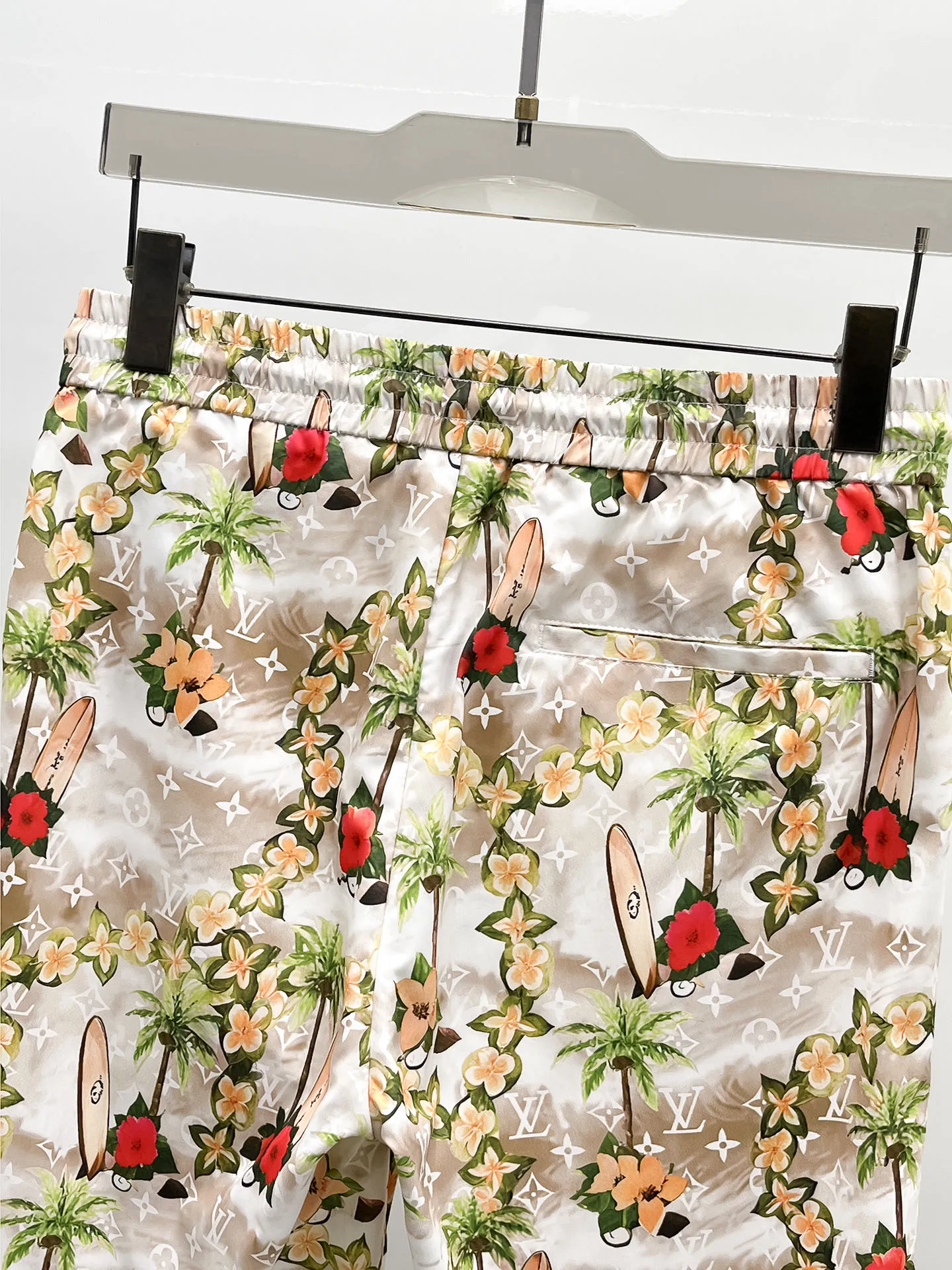 LOUIS VUITTON 2025ss新作ホワイトフローラルショートパンツ - 画像 (5)