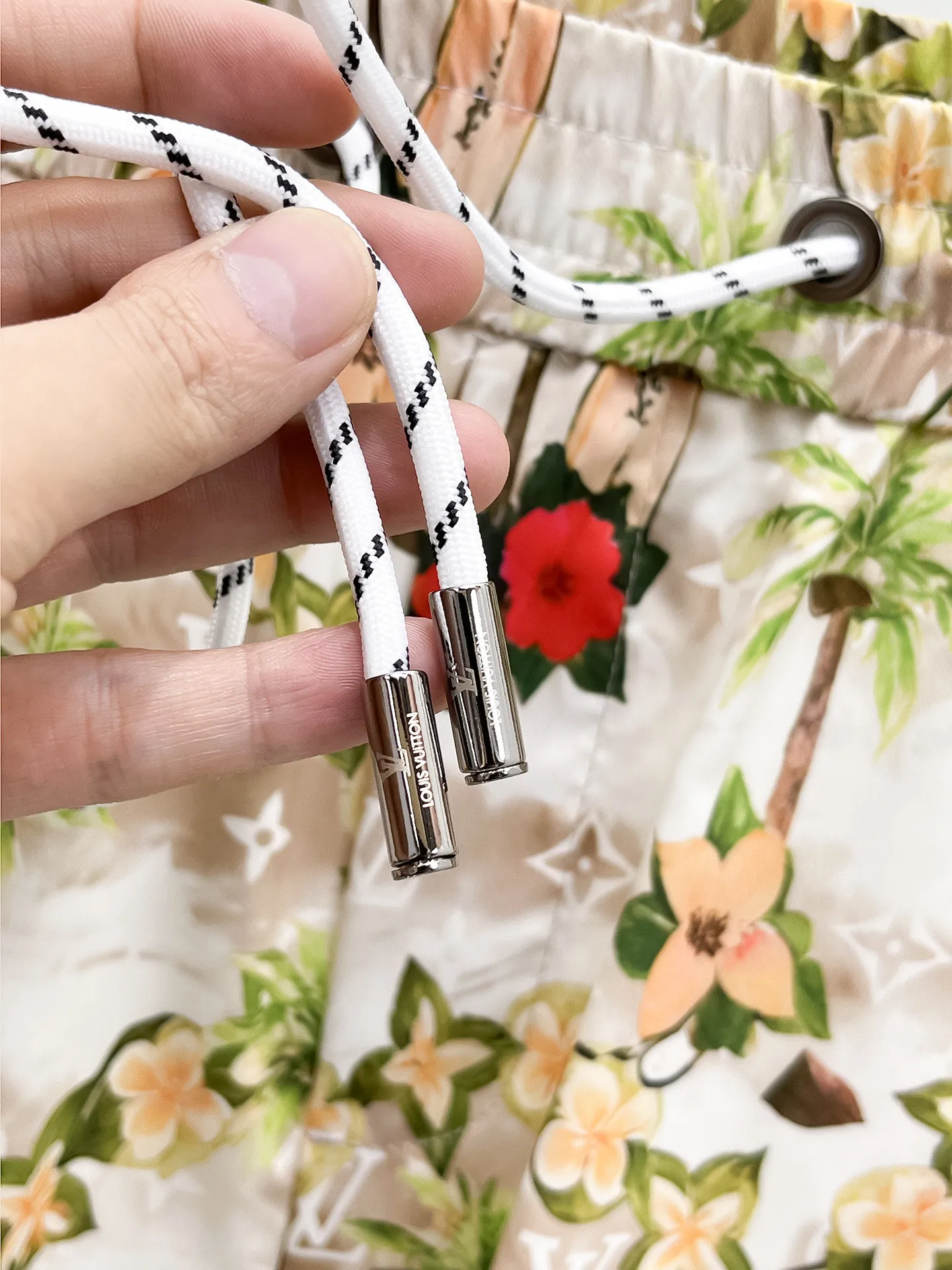 LOUIS VUITTON 2025ss新作ホワイトフローラルショートパンツ - 画像 (7)