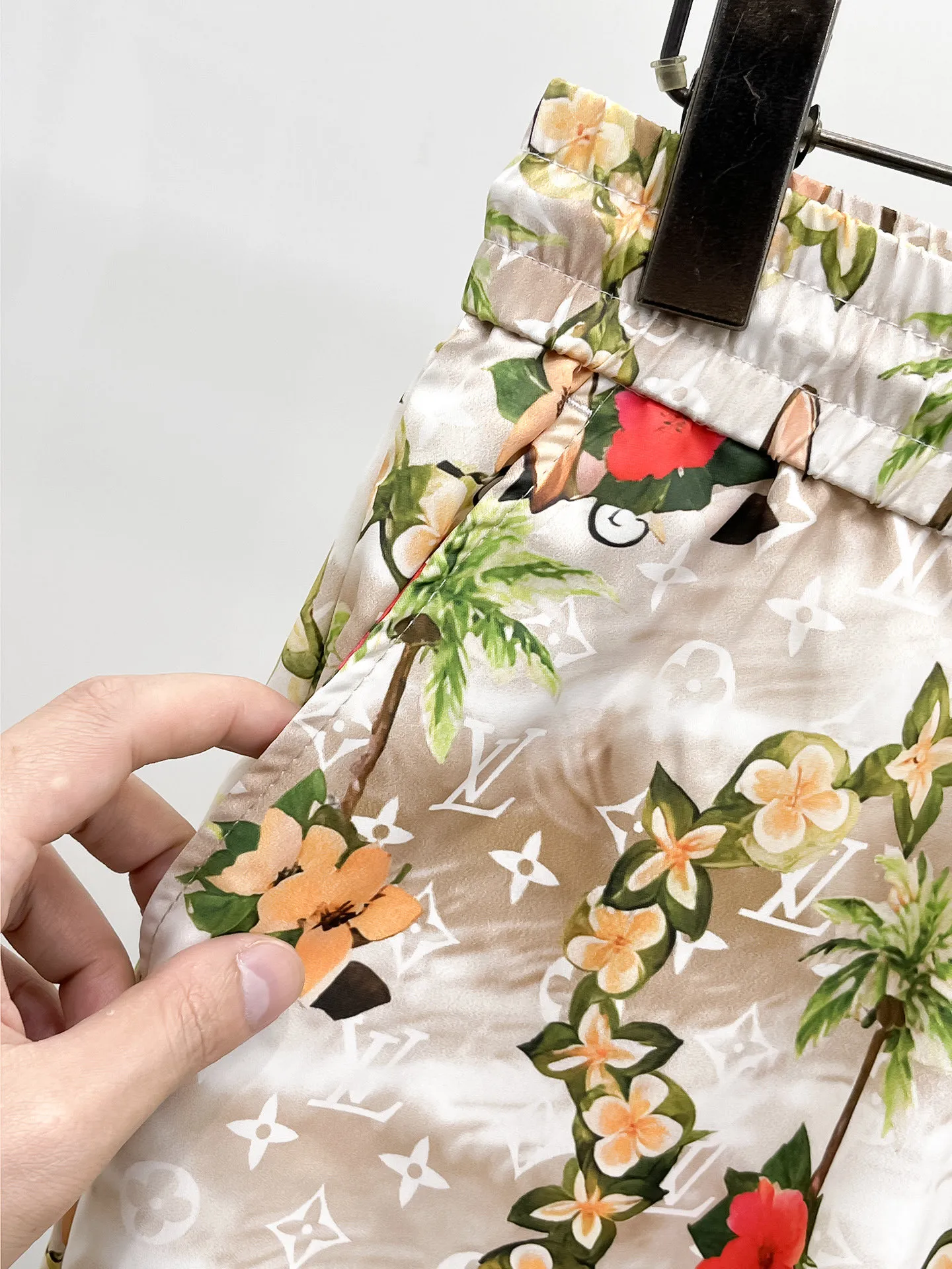 LOUIS VUITTON 2025ss新作ホワイトフローラルショートパンツ - 画像 (8)