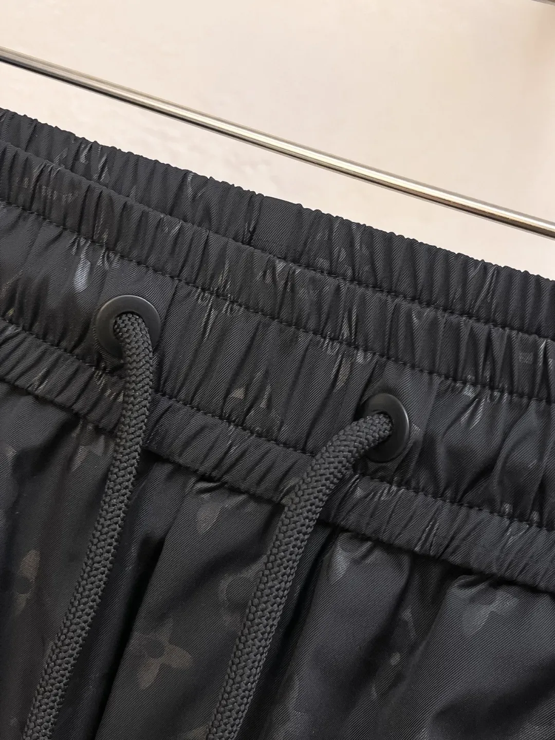 ルイヴィトン黒新作サイドラインショーツ - 画像 (11)