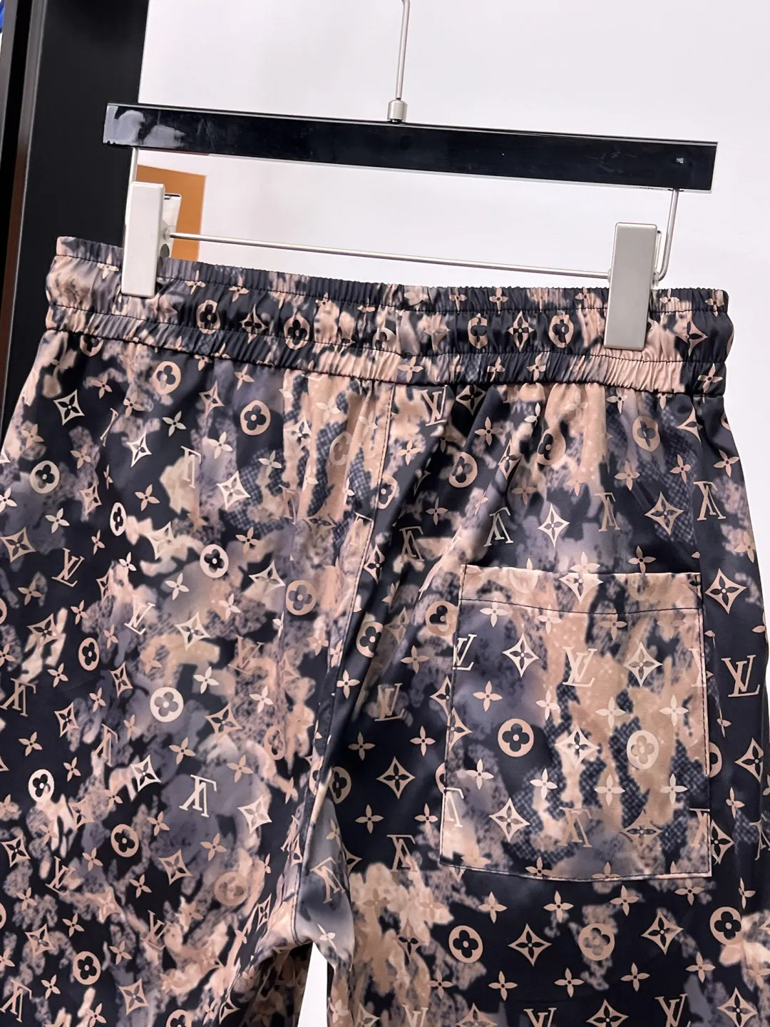 ルイヴィトン2025夏新作カモフラージュショーツ - 画像 (5)