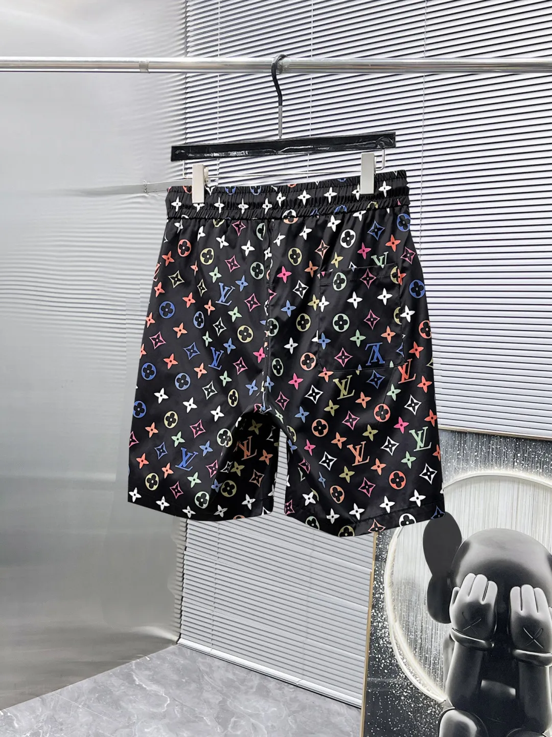 ルイヴィトン2025夏新作カラフル柄ショーツ - 画像 (3)