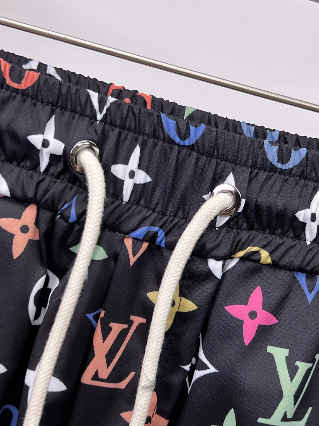 ルイヴィトン2025夏新作カラフル柄ショーツ - 画像 (11)