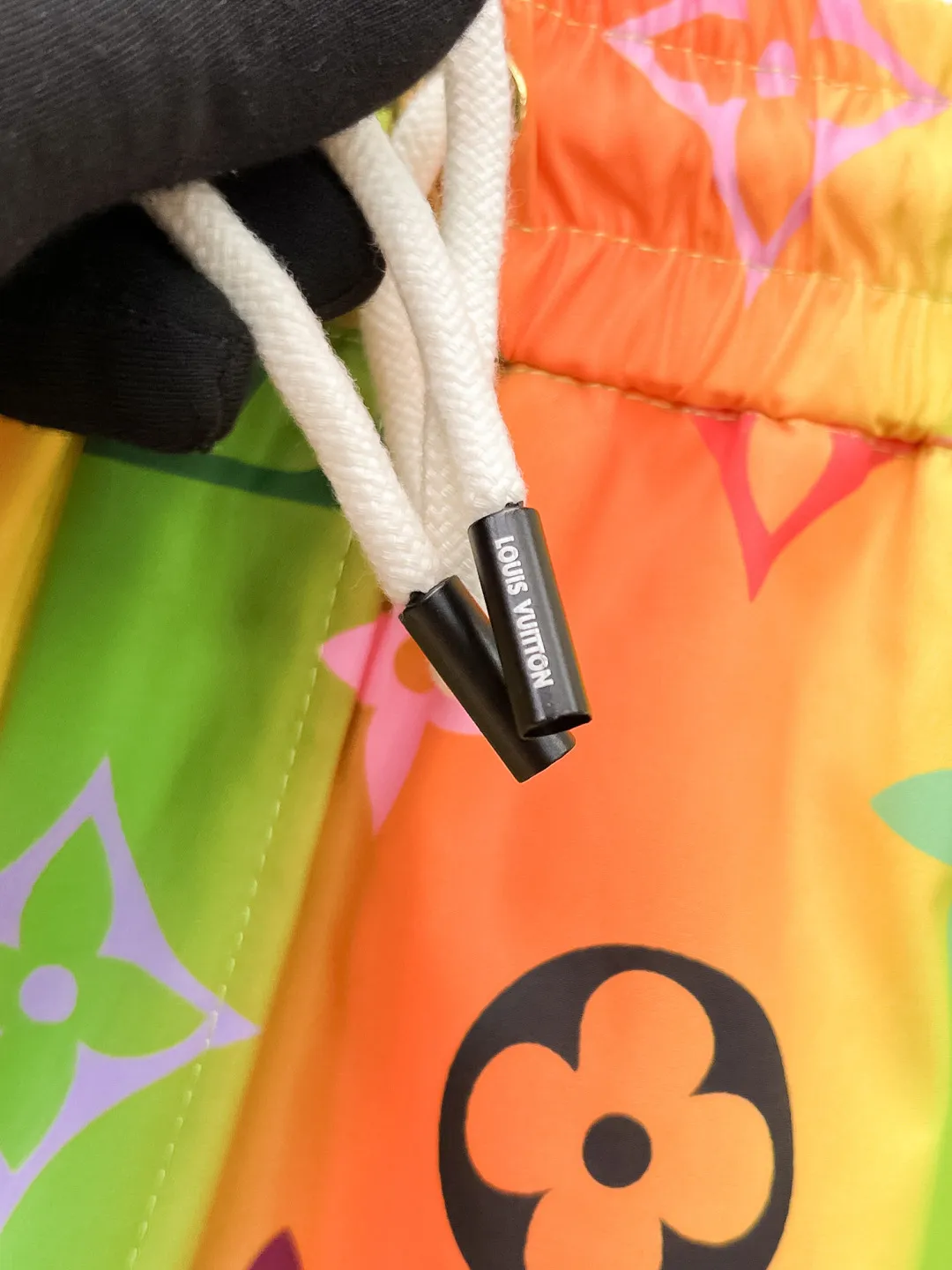 ルイヴィトン2025夏新作レインボーカラーショーツ - 画像 (6)