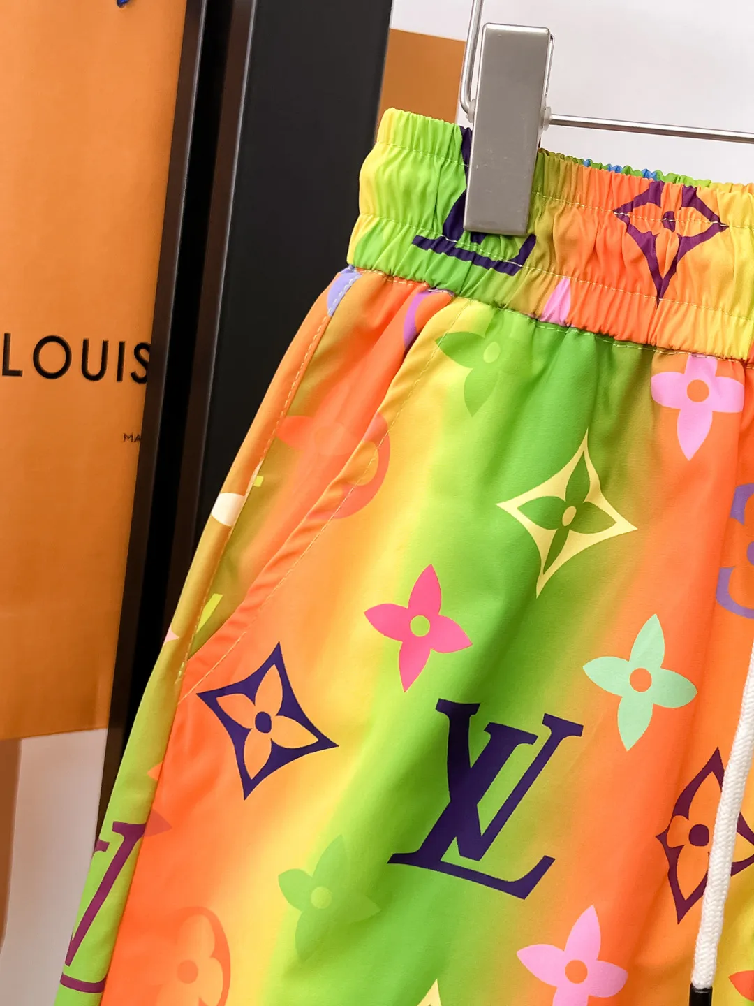 ルイヴィトン2025夏新作レインボーカラーショーツ - 画像 (11)