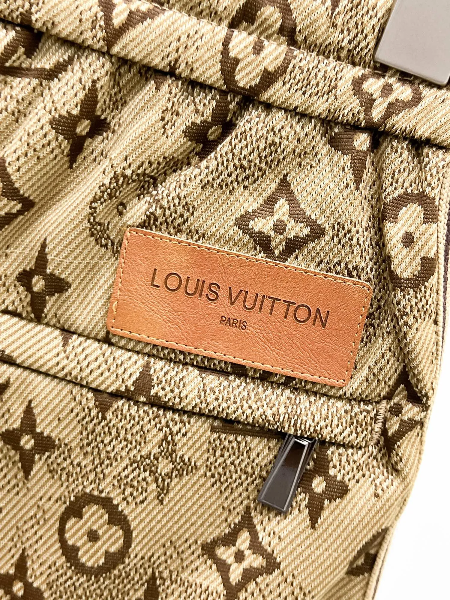 LOUIS VUITTON ベージュ 新作 短パン - 画像 (12)