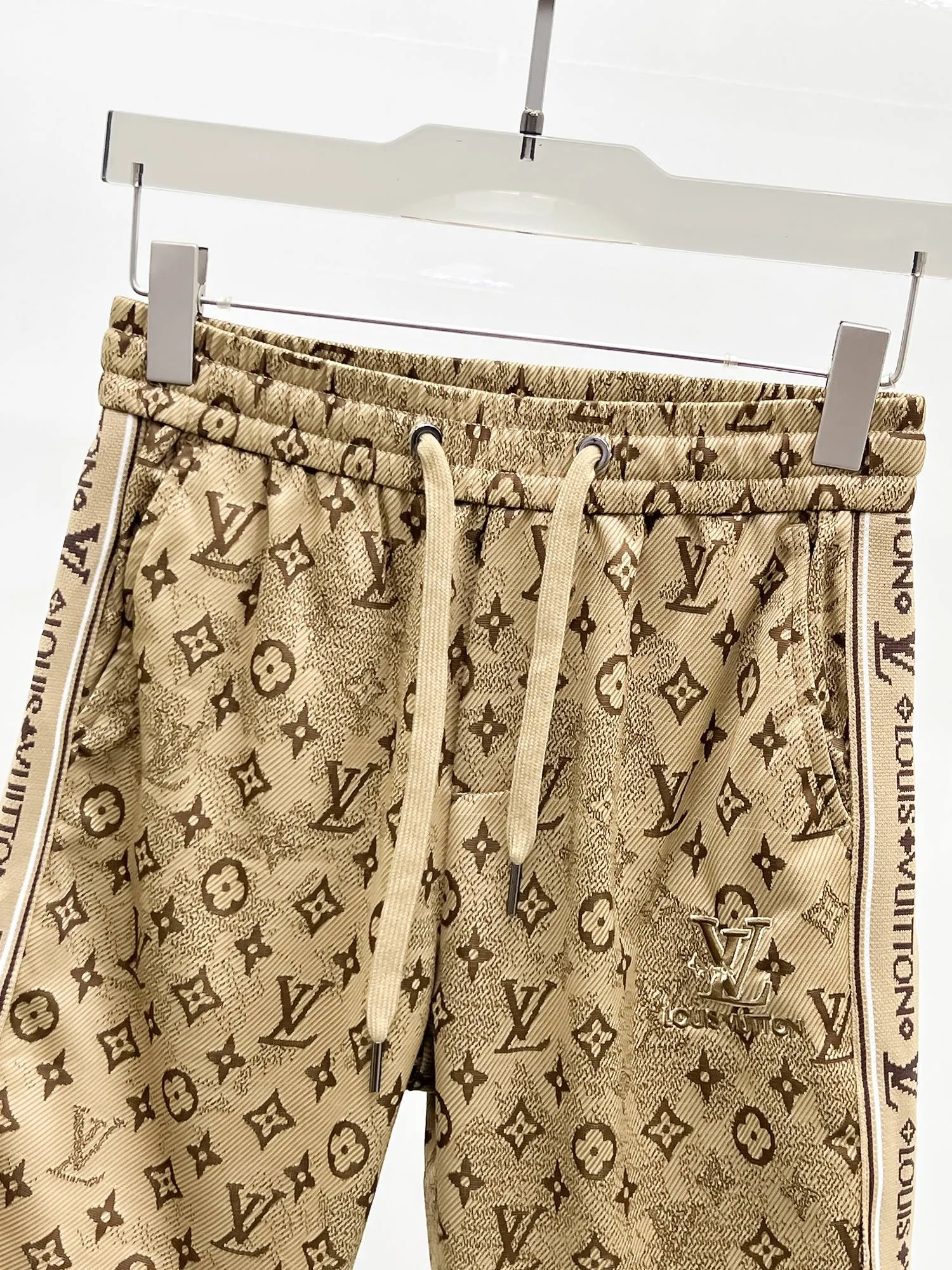 LOUIS VUITTON ベージュ 新作 短パン - 画像 (5)