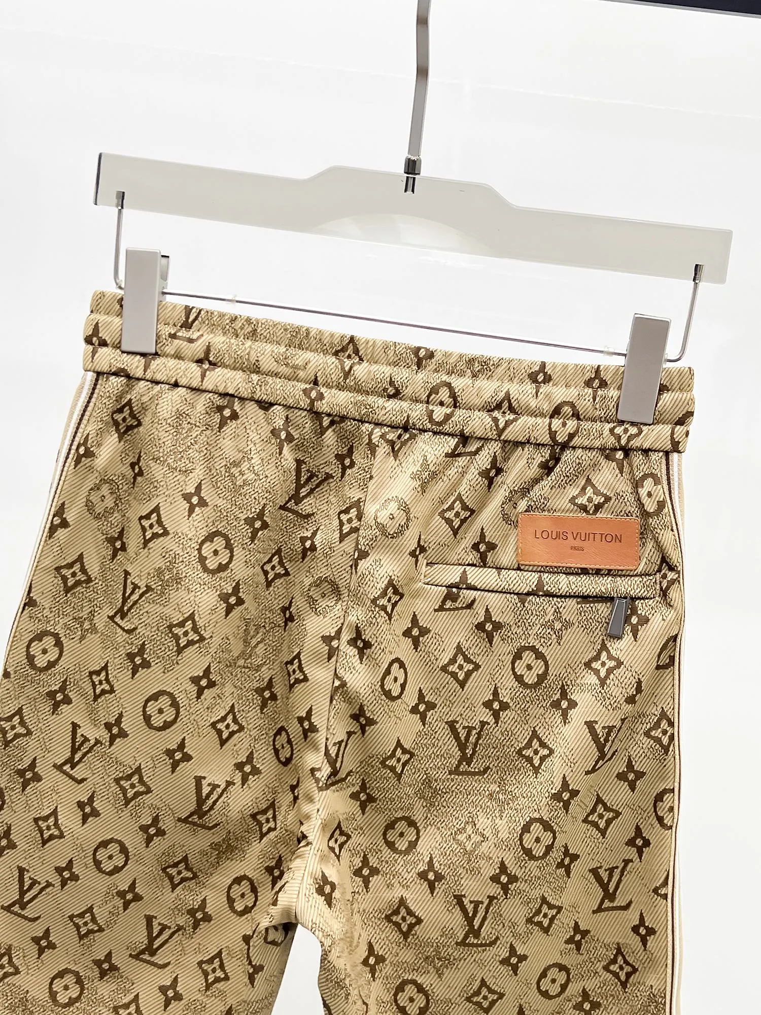 LOUIS VUITTON ベージュ 新作 短パン - 画像 (6)