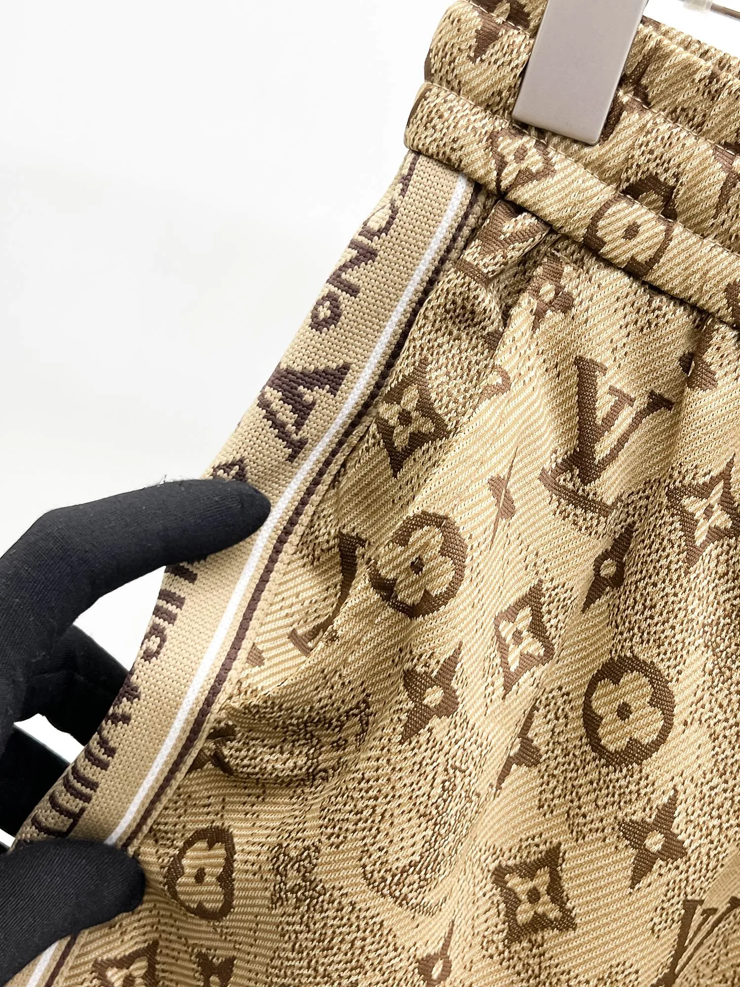 LOUIS VUITTON ベージュ 新作 短パン - 画像 (7)