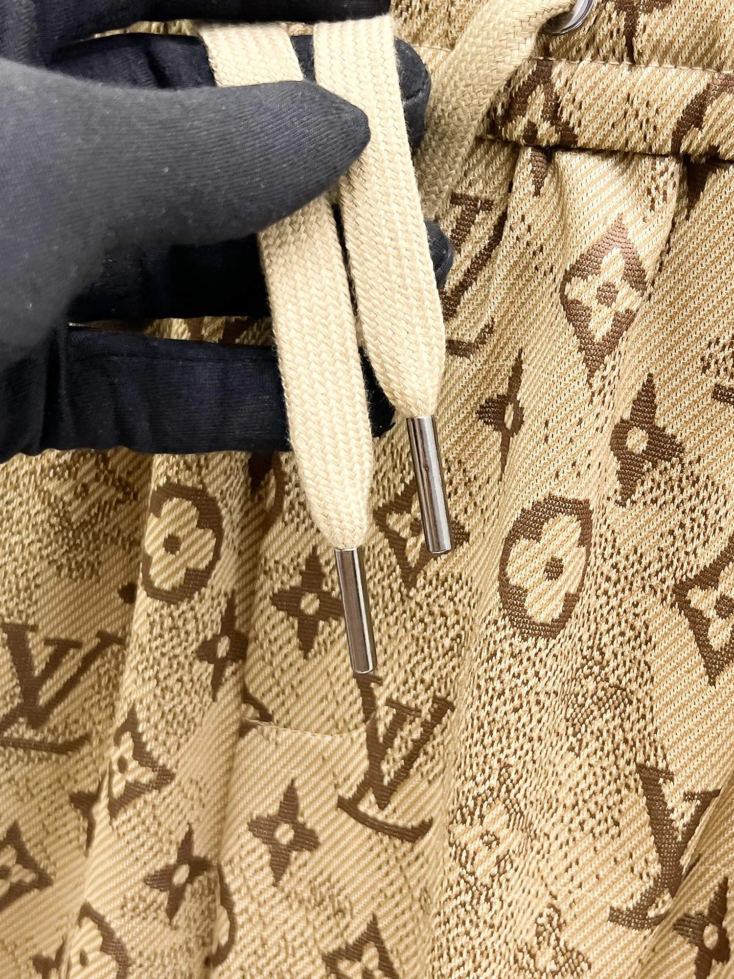 LOUIS VUITTON ベージュ 新作 短パン - 画像 (11)