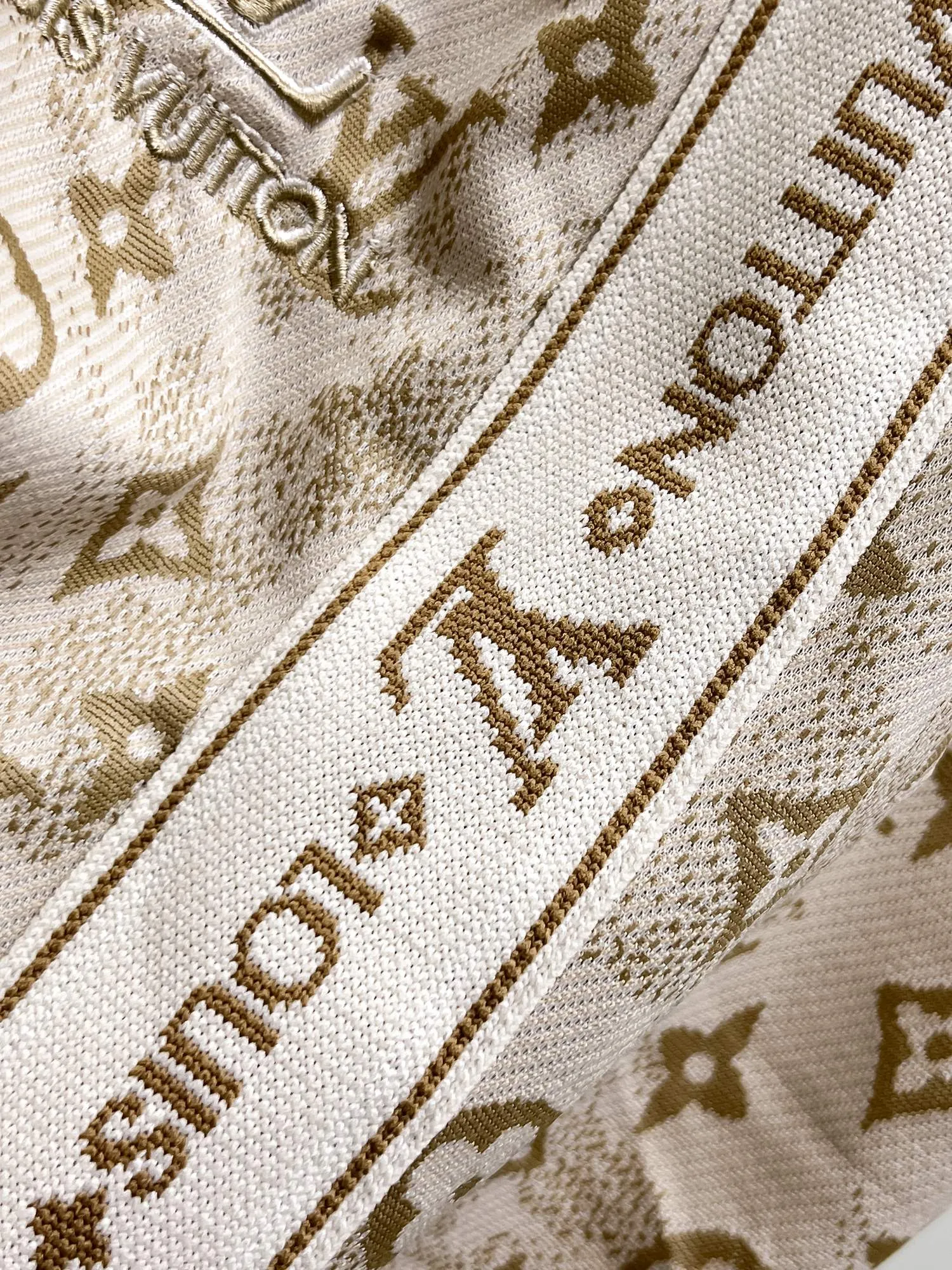 LOUIS VUITTON ベージュ 新作 ショートパンツ - 画像 (14)