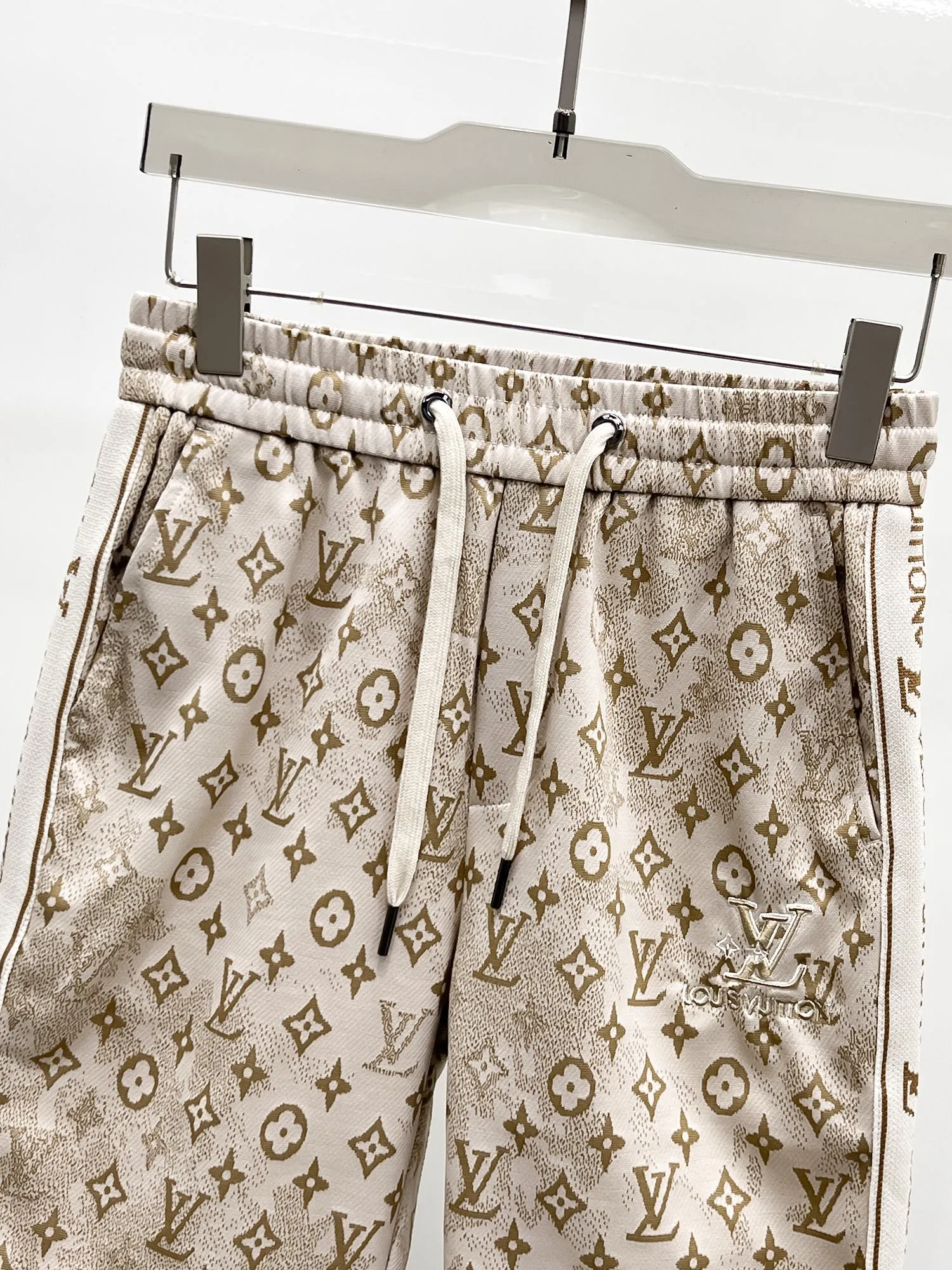 LOUIS VUITTON ベージュ 新作 ショートパンツ - 画像 (5)