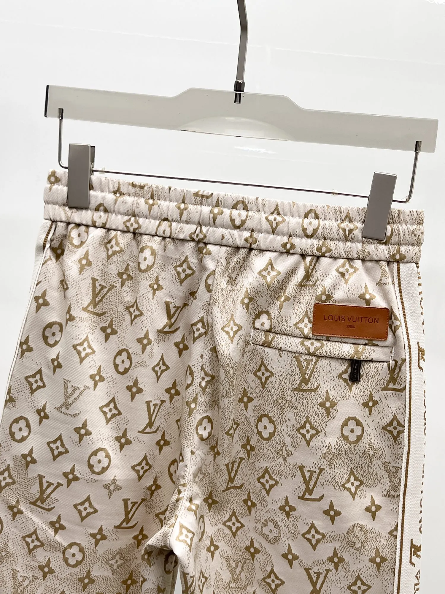 LOUIS VUITTON ベージュ 新作 ショートパンツ - 画像 (6)