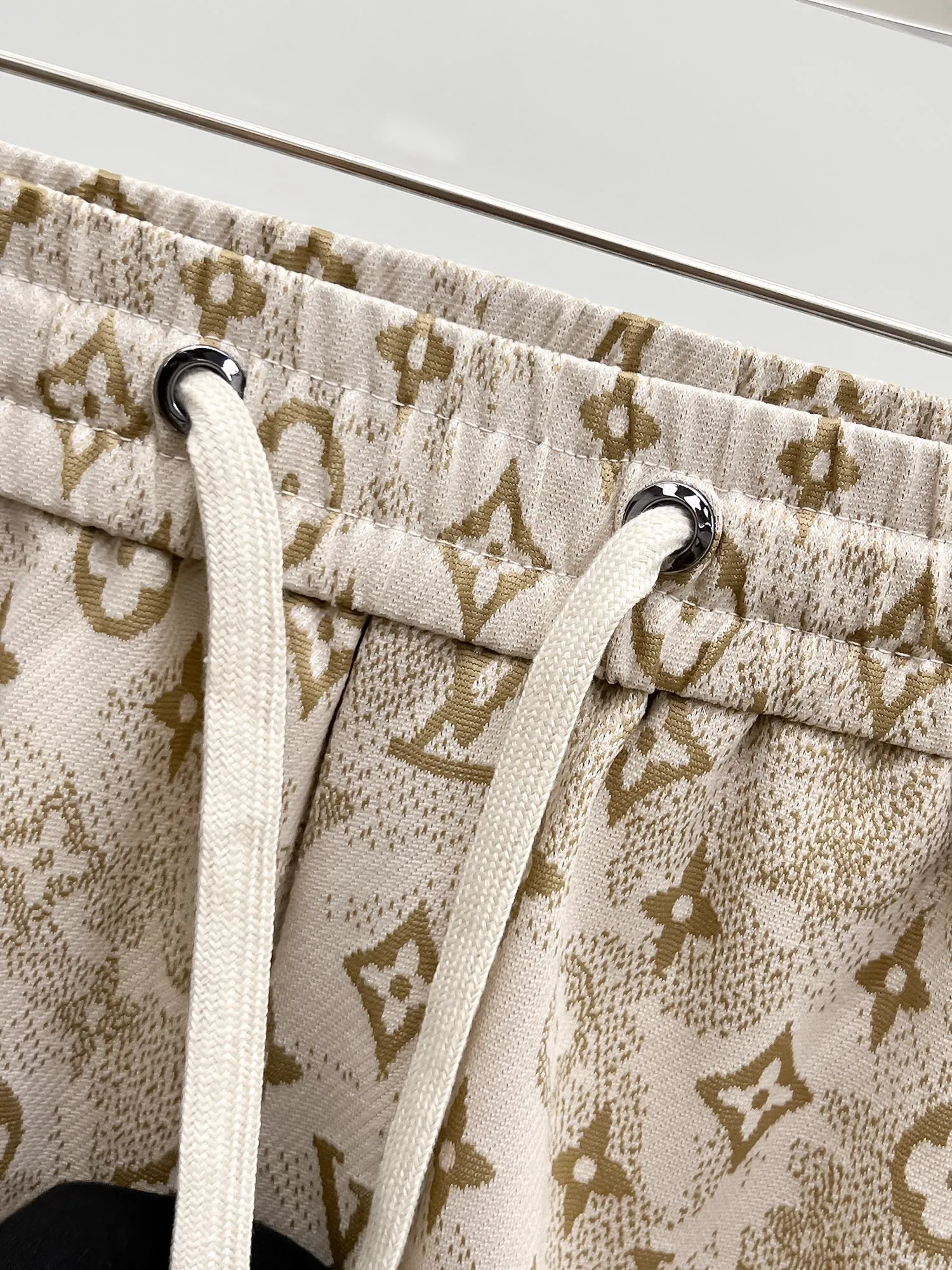 LOUIS VUITTON ベージュ 新作 ショートパンツ - 画像 (8)
