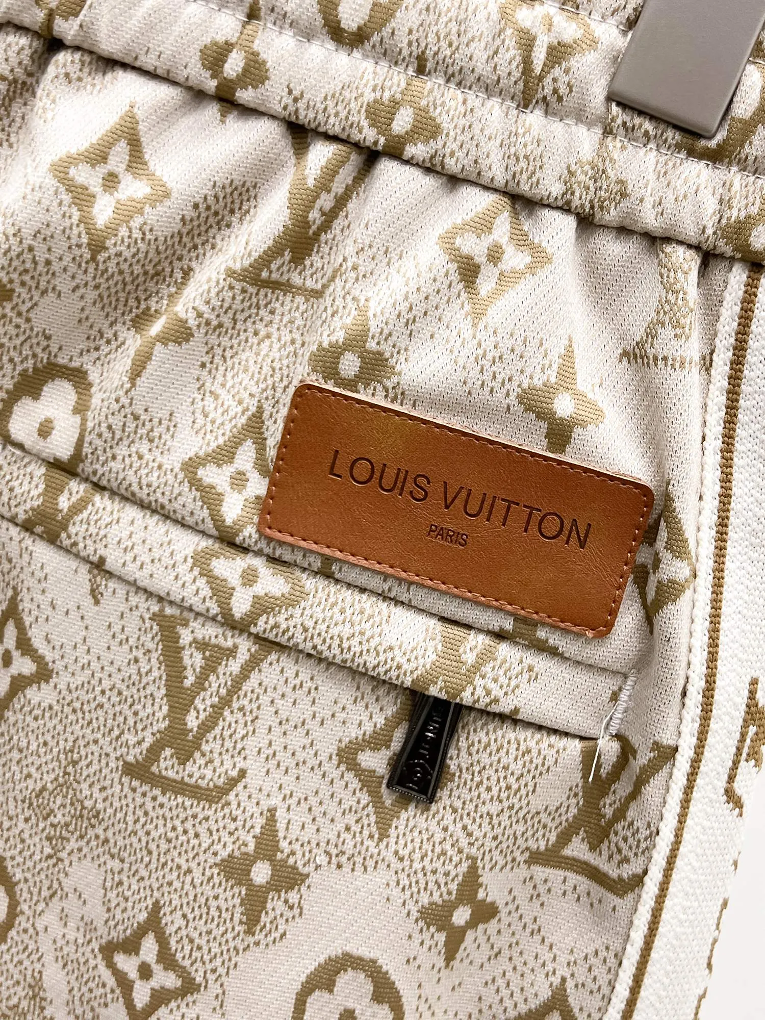 LOUIS VUITTON ベージュ 新作 ショートパンツ - 画像 (11)