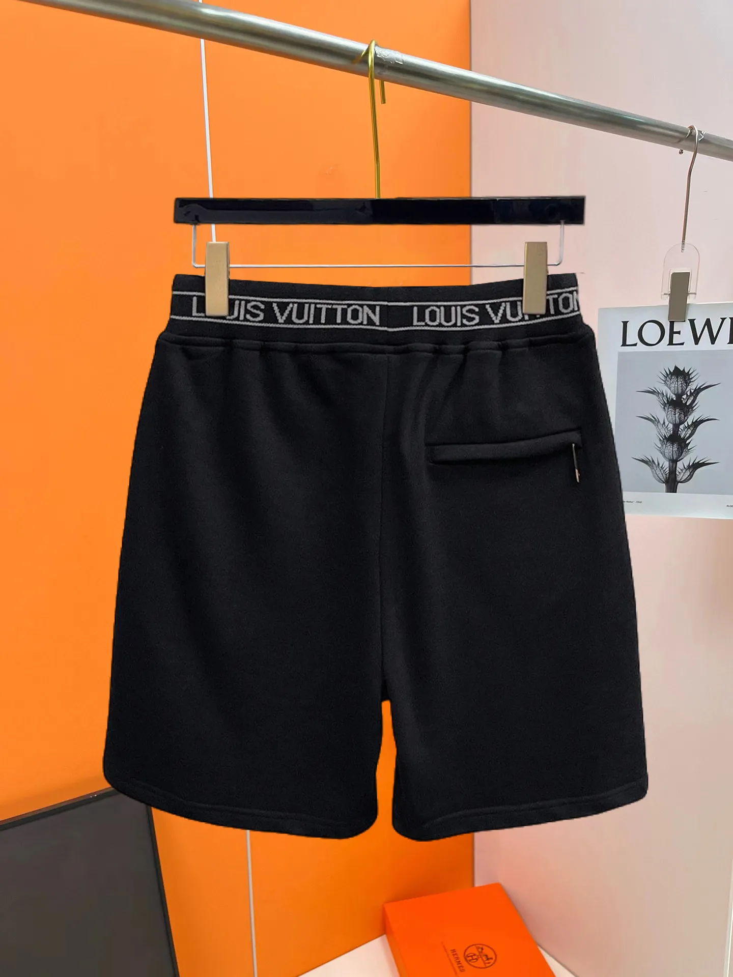 LOUIS VUITTON 新作黒色リラックスショーツ - 画像 (3)