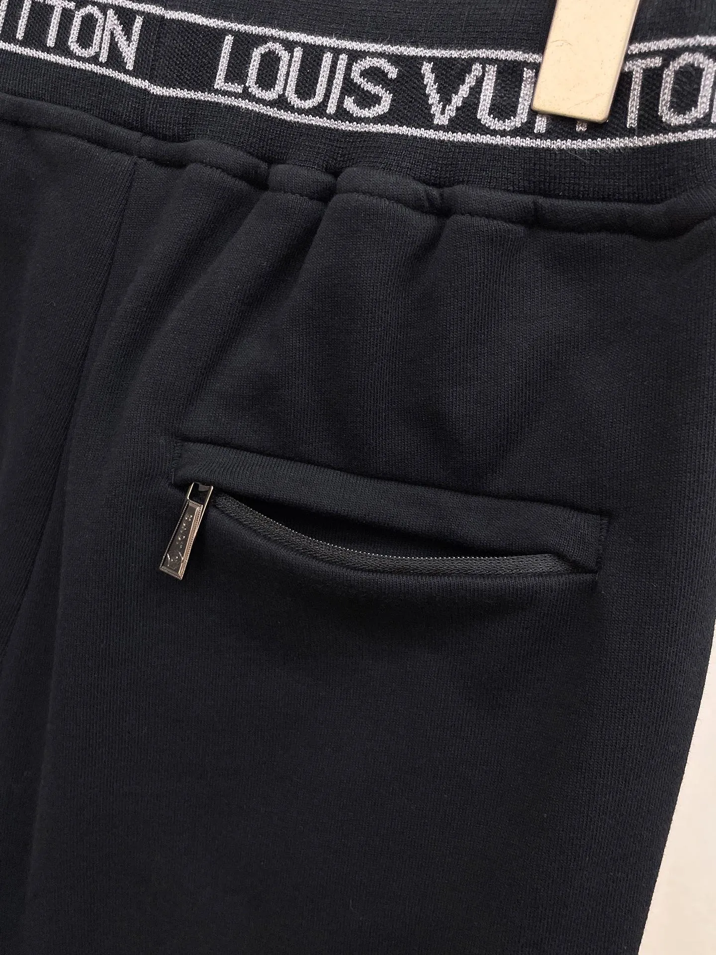 LOUIS VUITTON 新作黒色リラックスショーツ - 画像 (7)