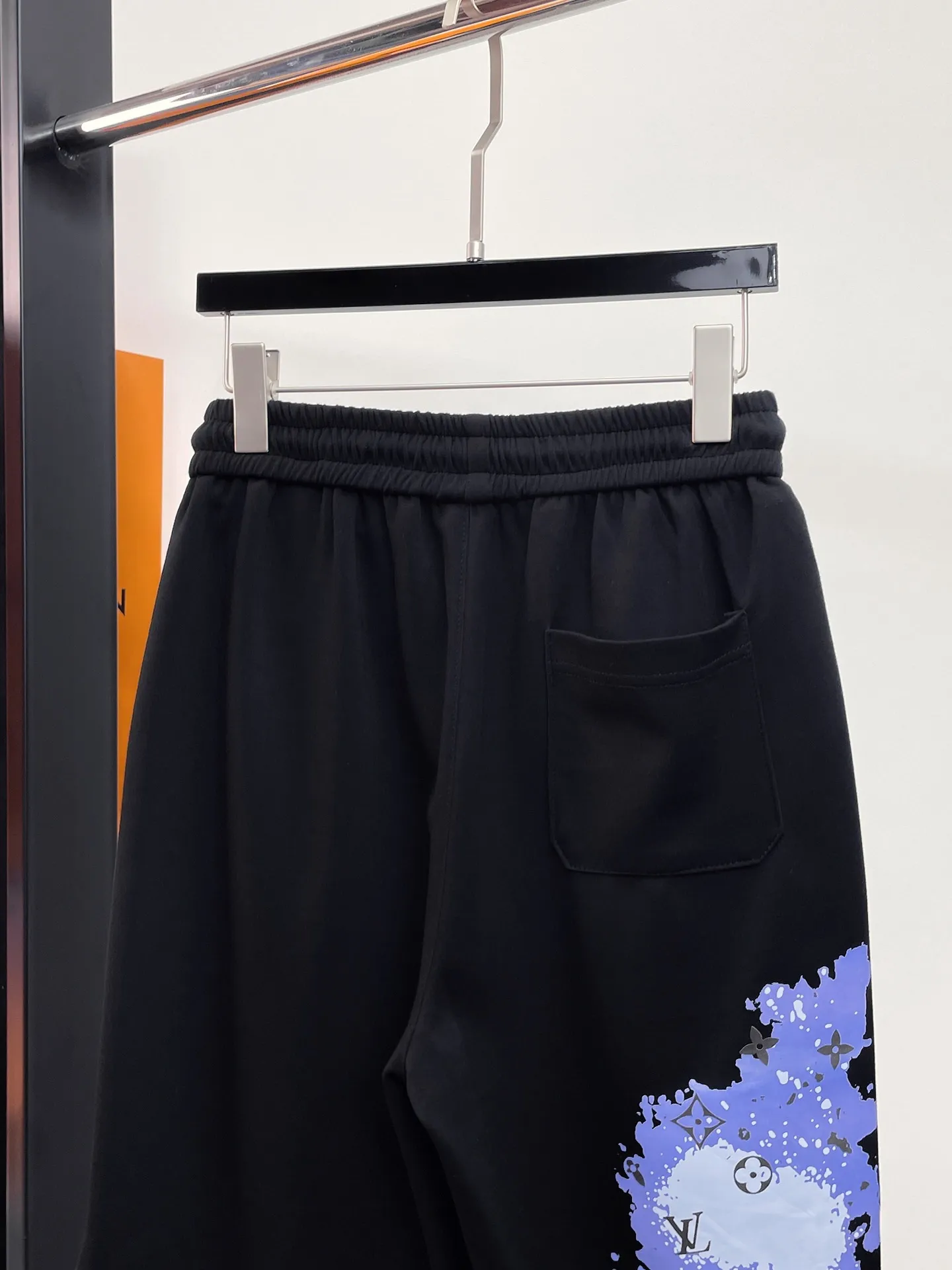 LOUIS VUITTON 新作黒色カジュアルショーツ - 画像 (5)