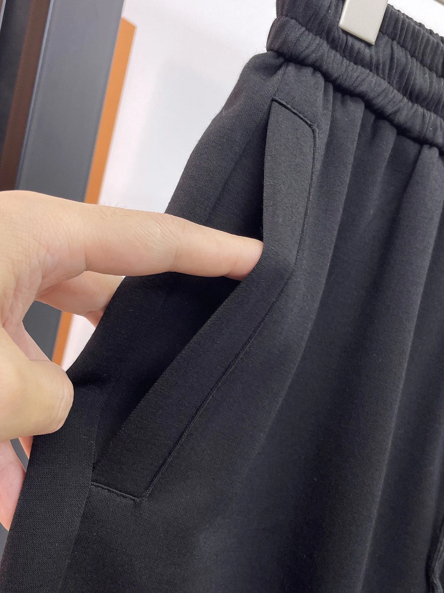 LOUIS VUITTON 新作黒色カジュアルショーツ - 画像 (6)