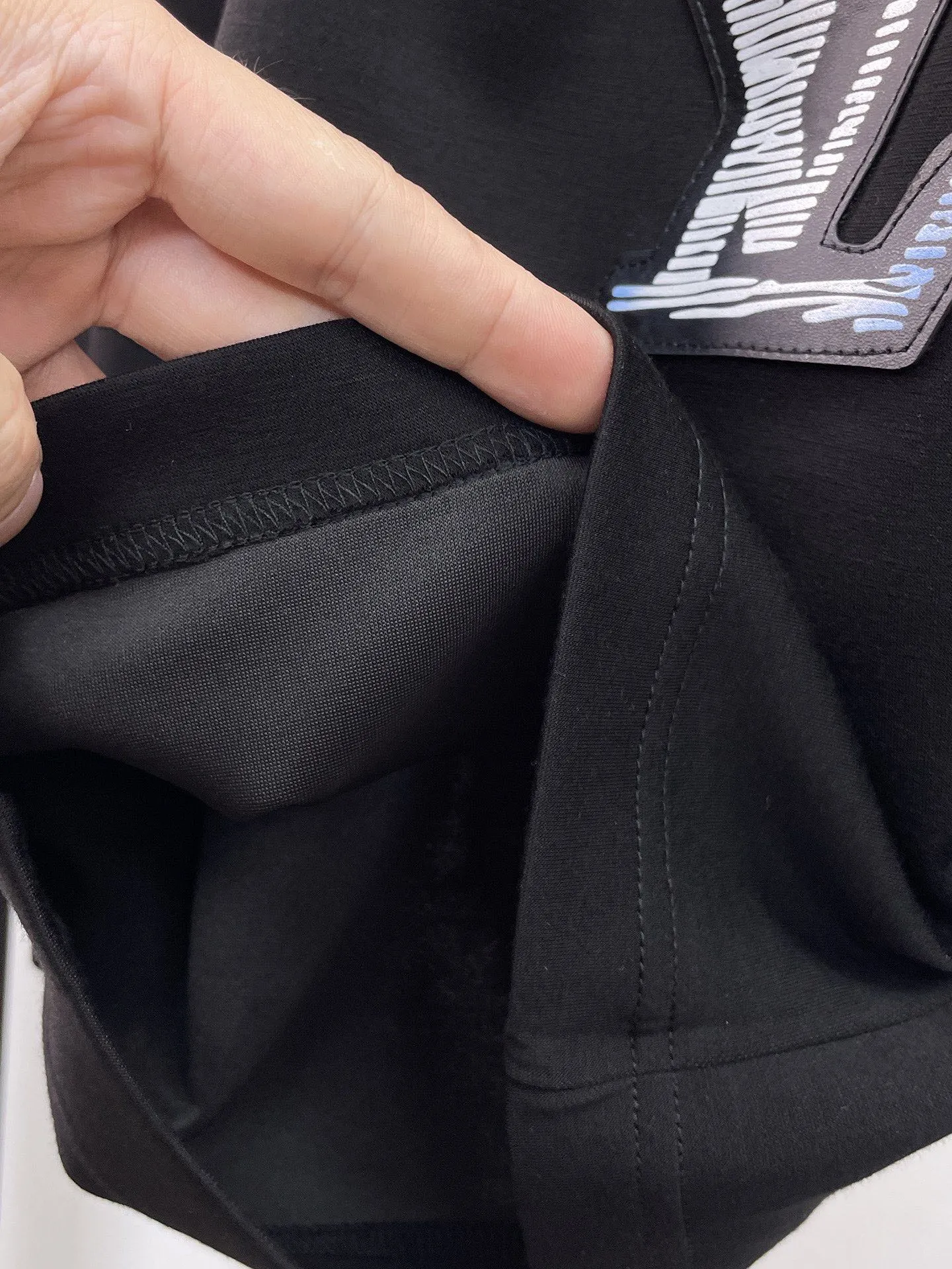 LOUIS VUITTON 新作黒色カジュアルショーツ - 画像 (7)