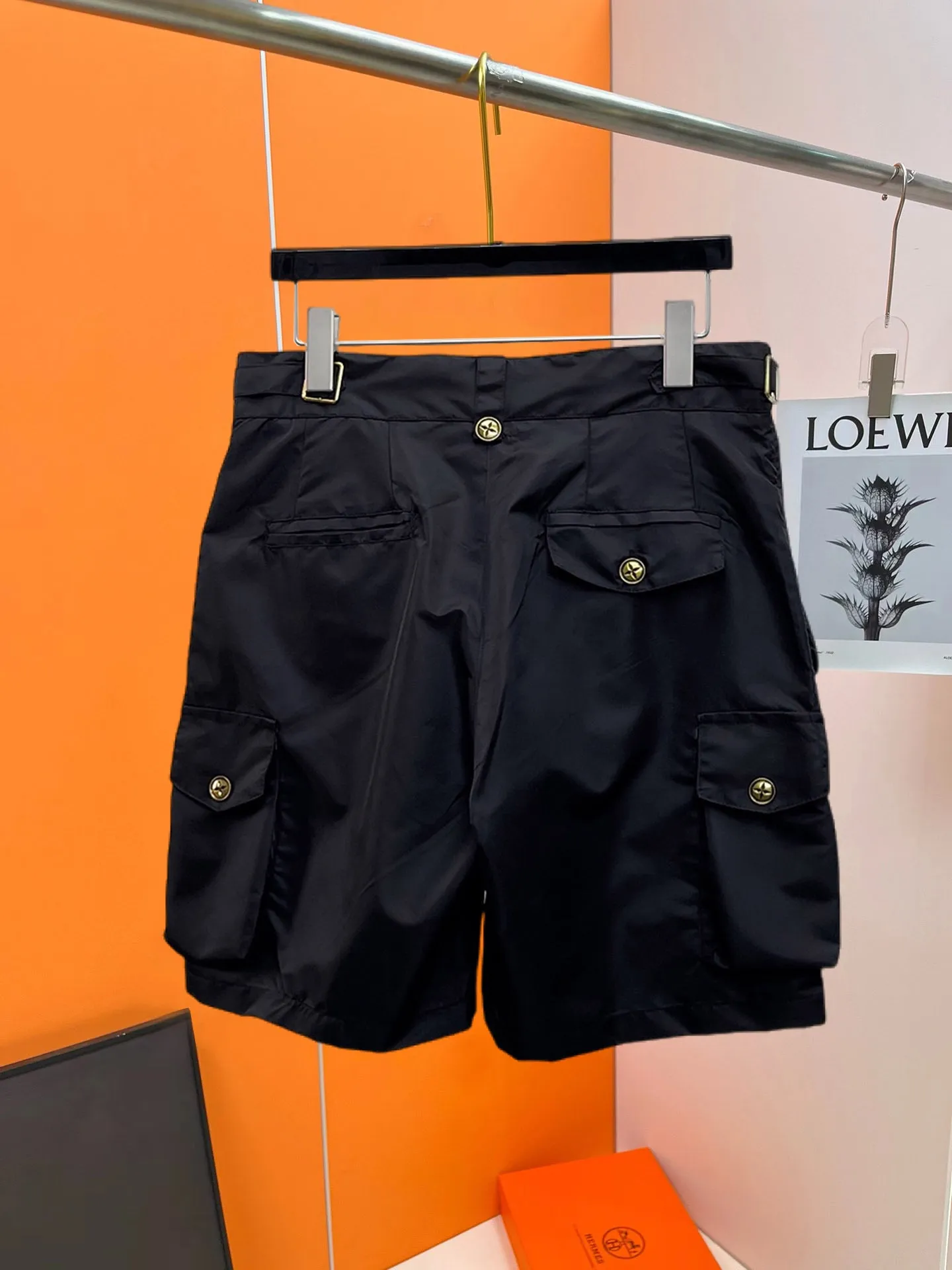 LOUIS VUITTON 黒 カーゴショーツ 新作 - 画像 (3)