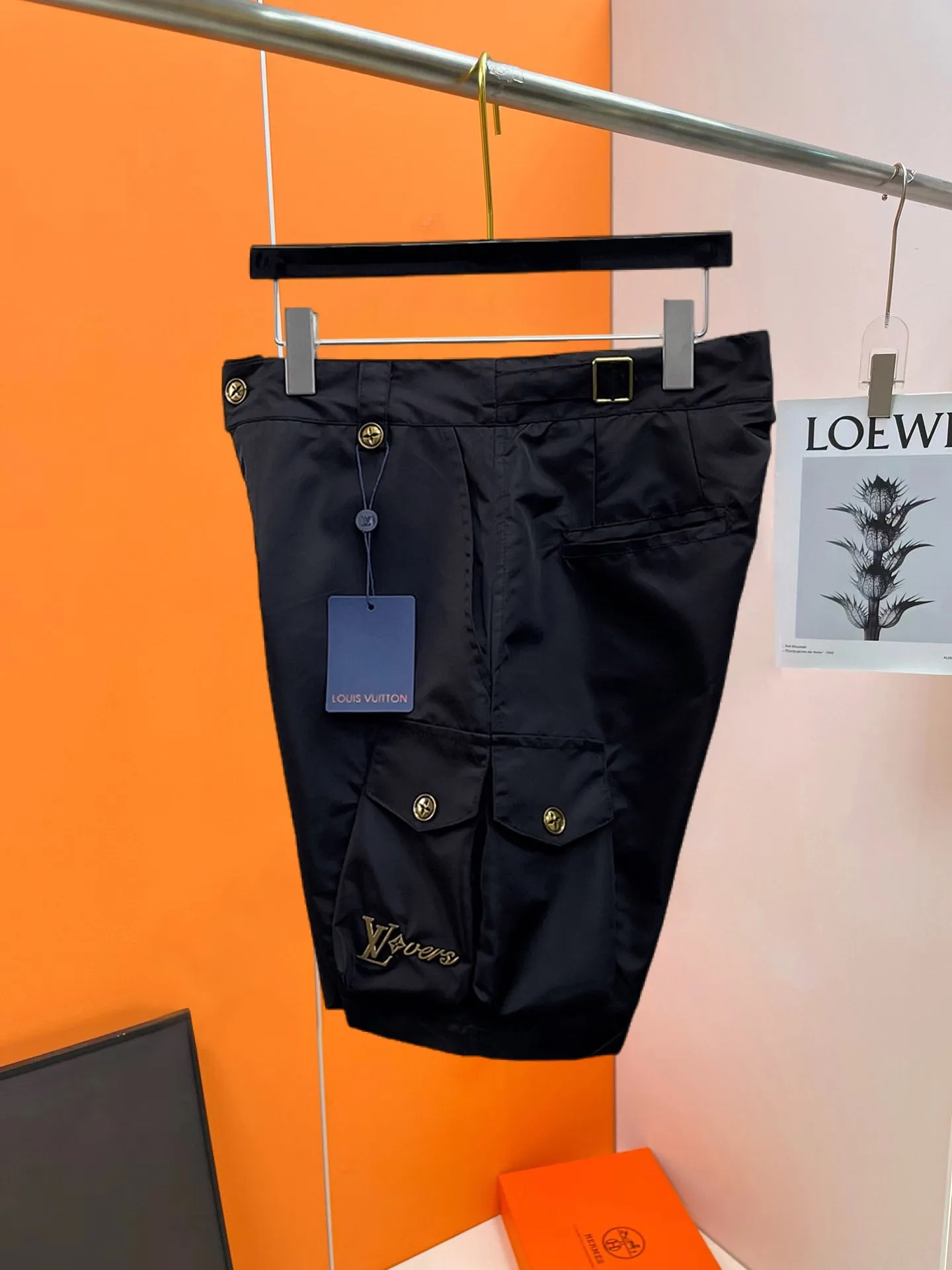 LOUIS VUITTON 黒 カーゴショーツ 新作 - 画像 (4)