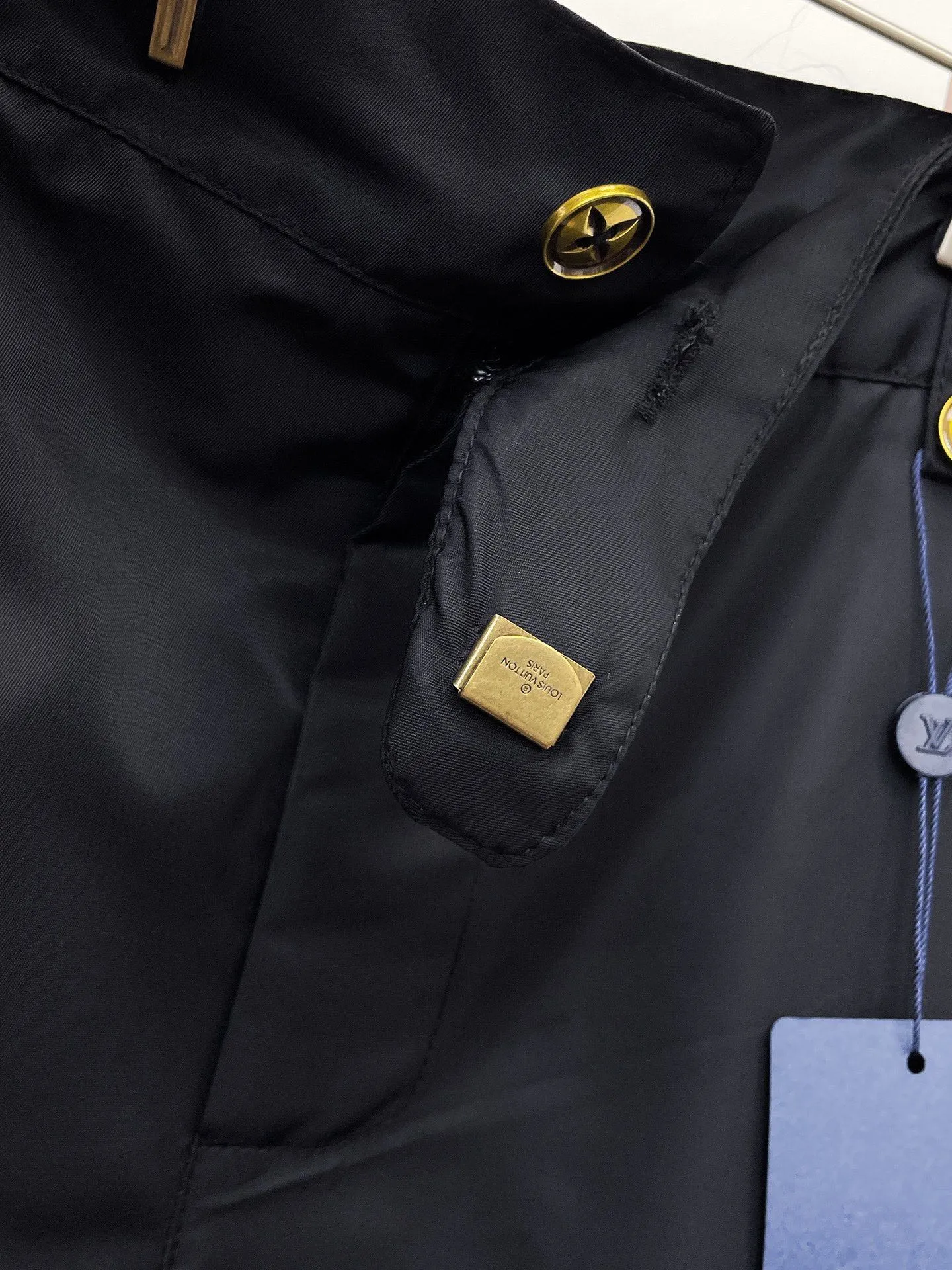 LOUIS VUITTON 黒 カーゴショーツ 新作 - 画像 (7)