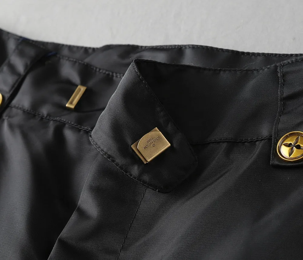Louis Vuitton 2025ss新作黒カーゴショーツ - 画像 (8)