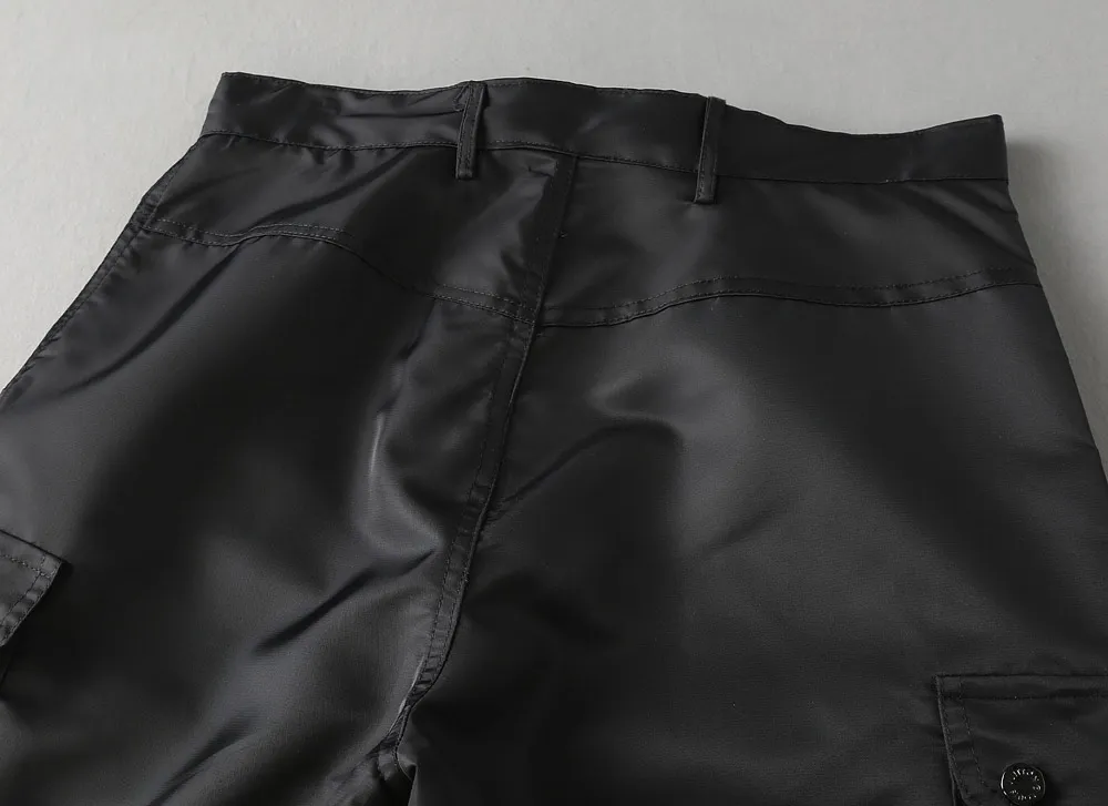 Louis Vuitton 2025ss新作黒カーゴショーツ - 画像 (5)