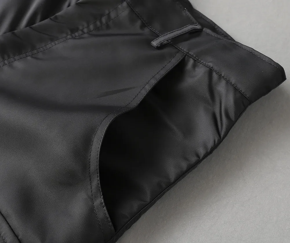 Louis Vuitton 2025ss新作黒カーゴショーツ - 画像 (6)