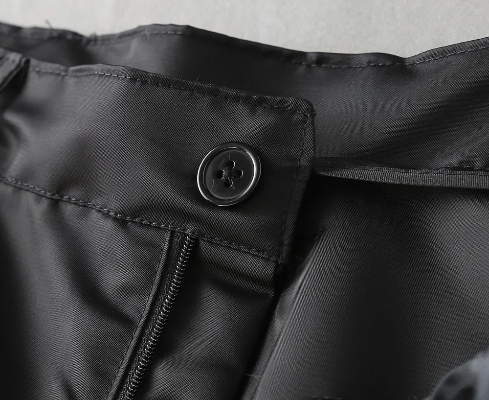 Louis Vuitton 2025ss新作黒カーゴショーツ - 画像 (7)