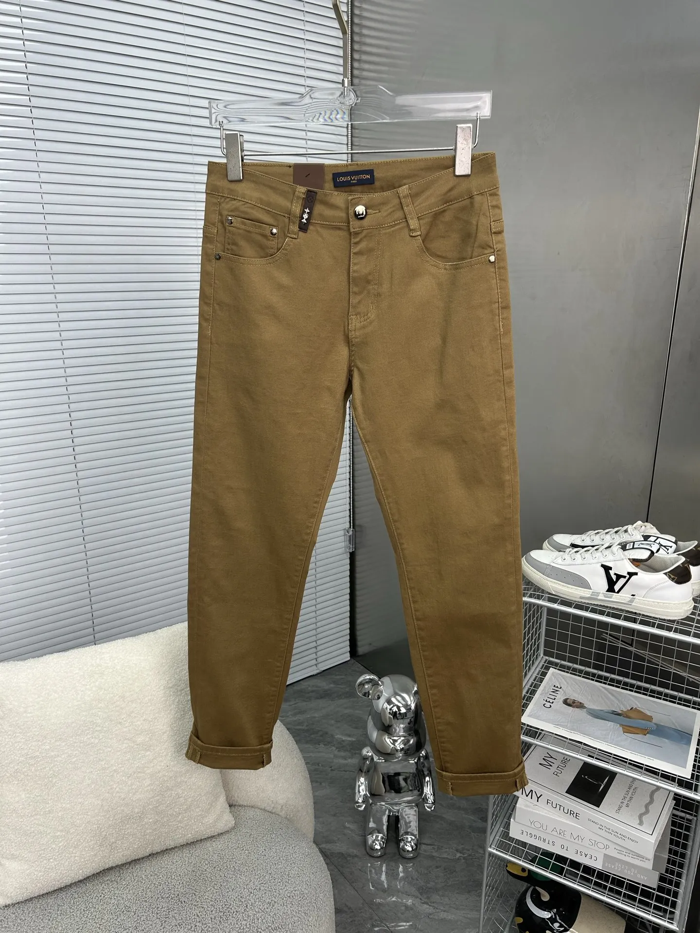 LOUIS VUITTON 2025新作カーキカラーデニム - 画像 (3)