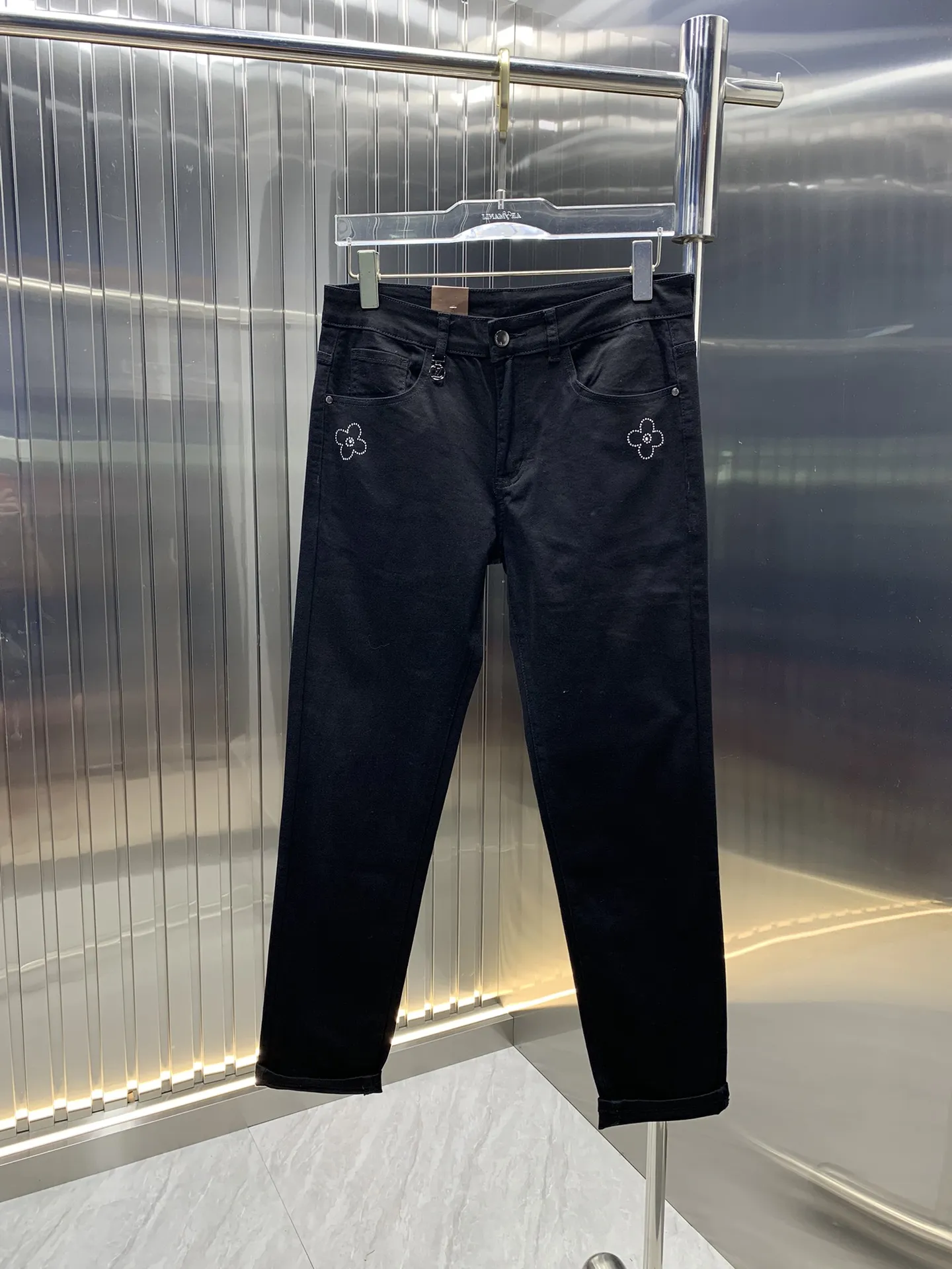 LOUIS VUITTON 2025新作メンズブラックジーンズ - 画像 (3)