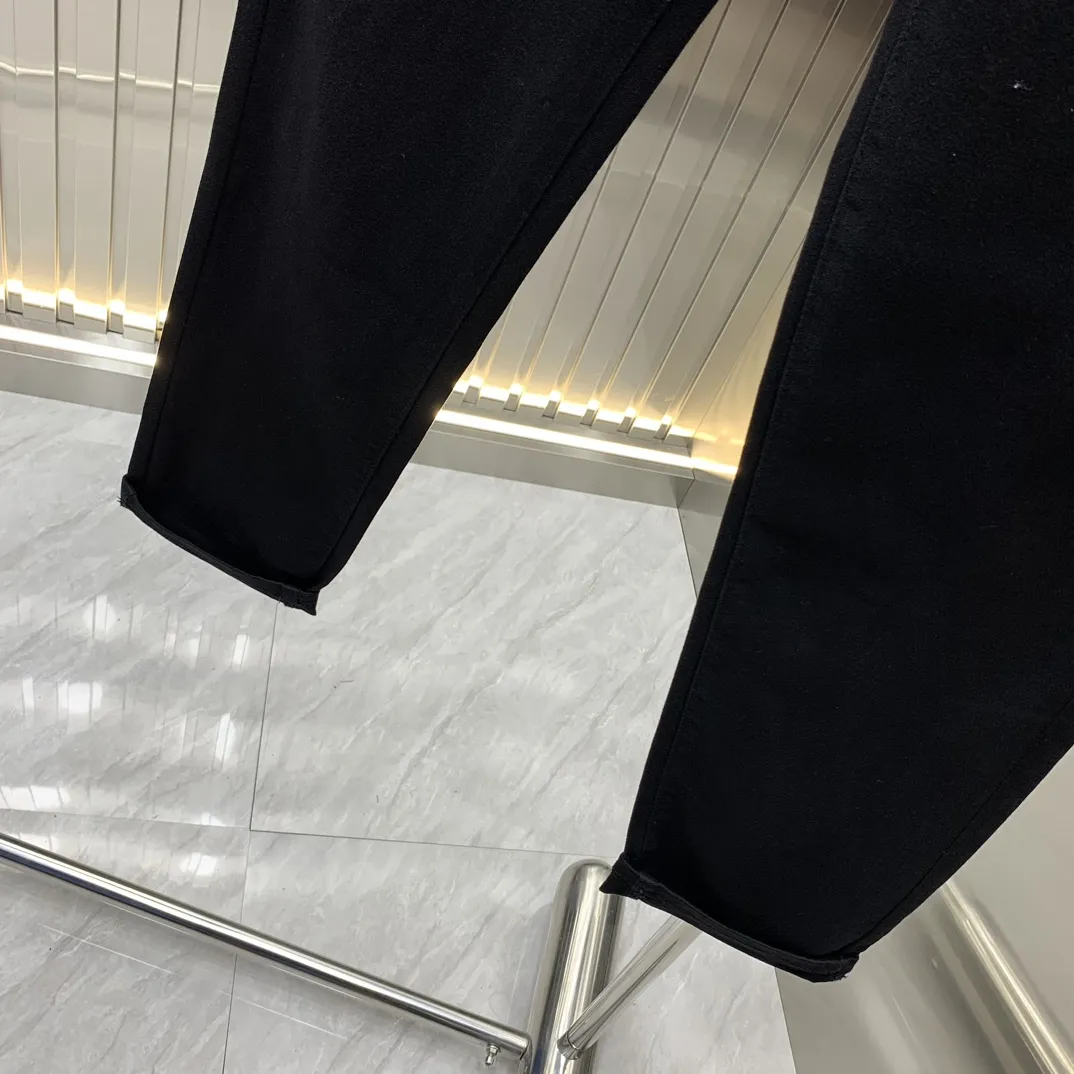 LOUIS VUITTON 2025新作メンズブラックジーンズ - 画像 (9)