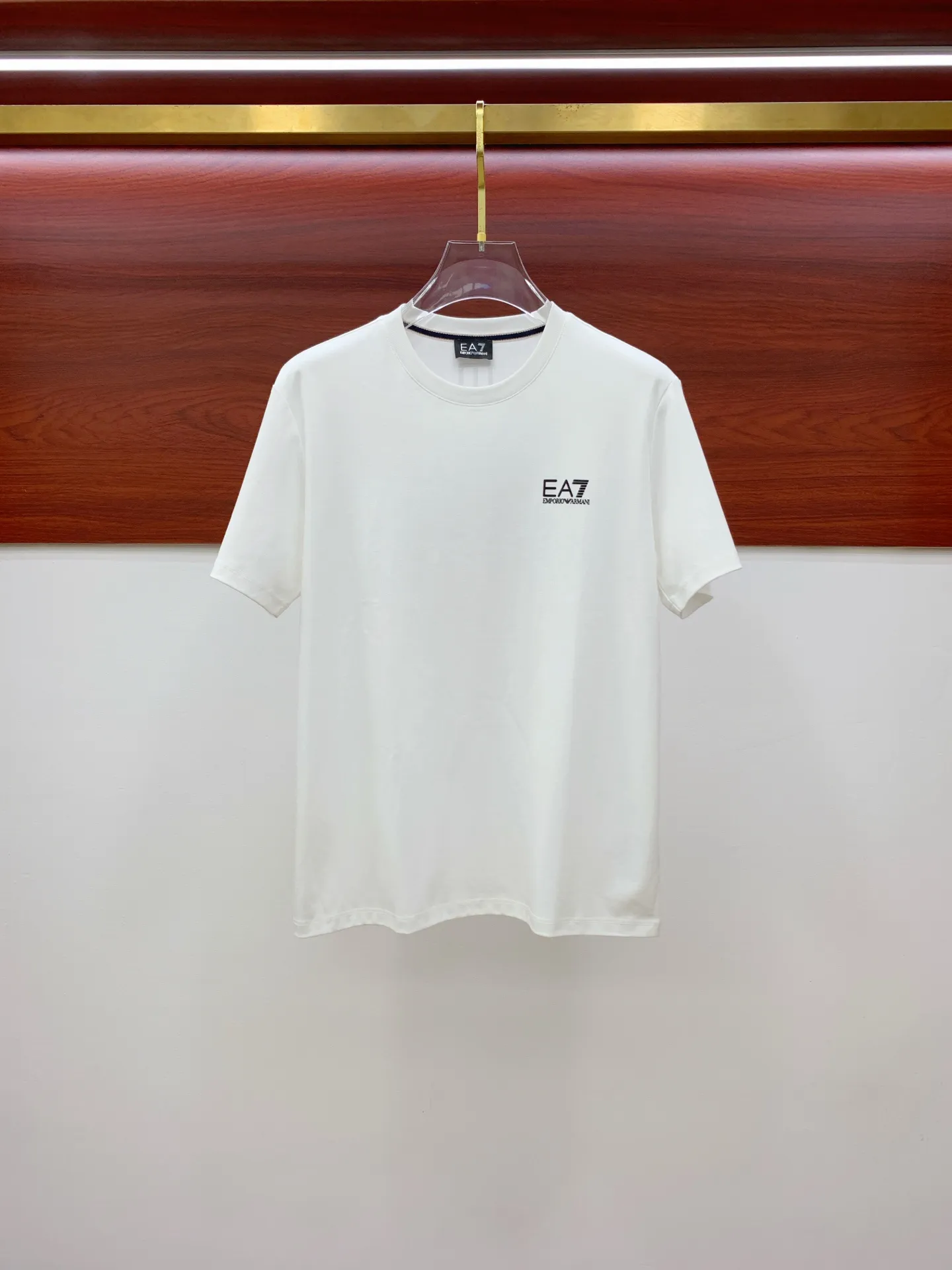 アルマーニ 白 2025新作リラックスTシャツ