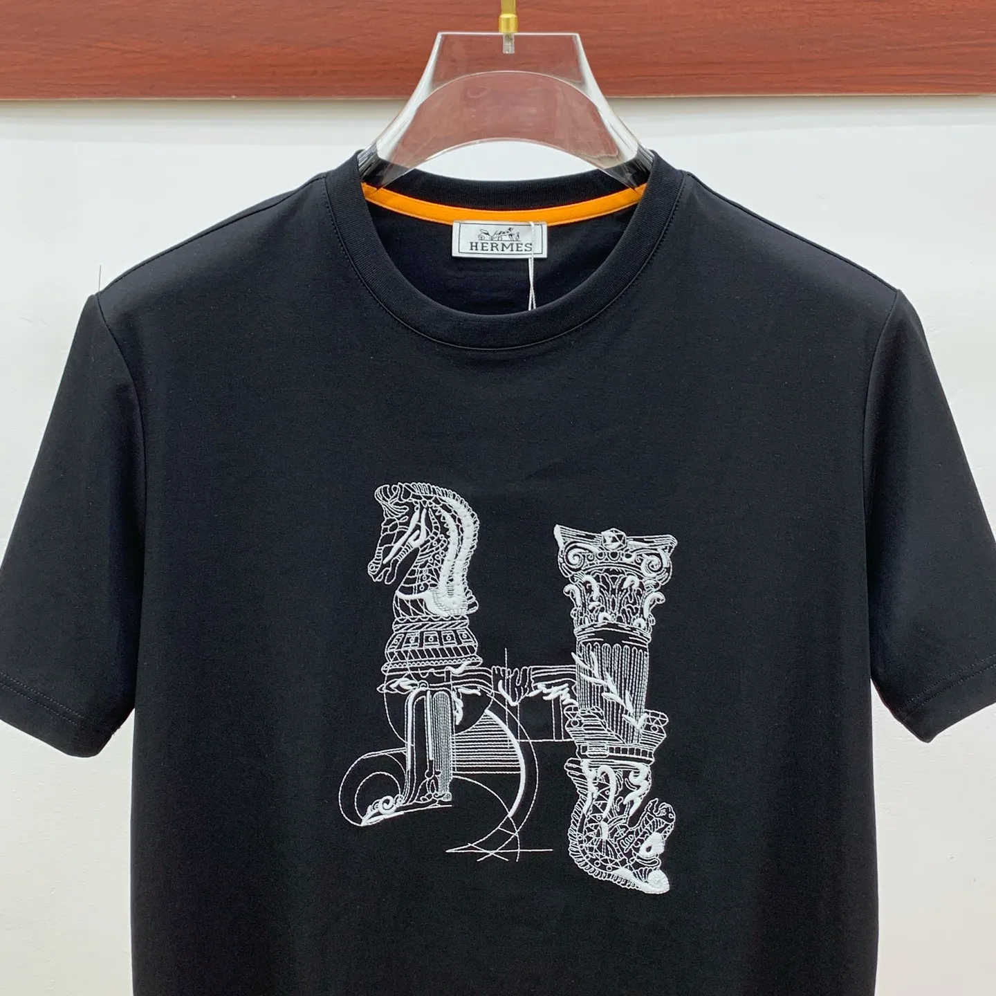 エルメス 2025新作黒Tシャツ ゆったりデザイン - 画像 (3)