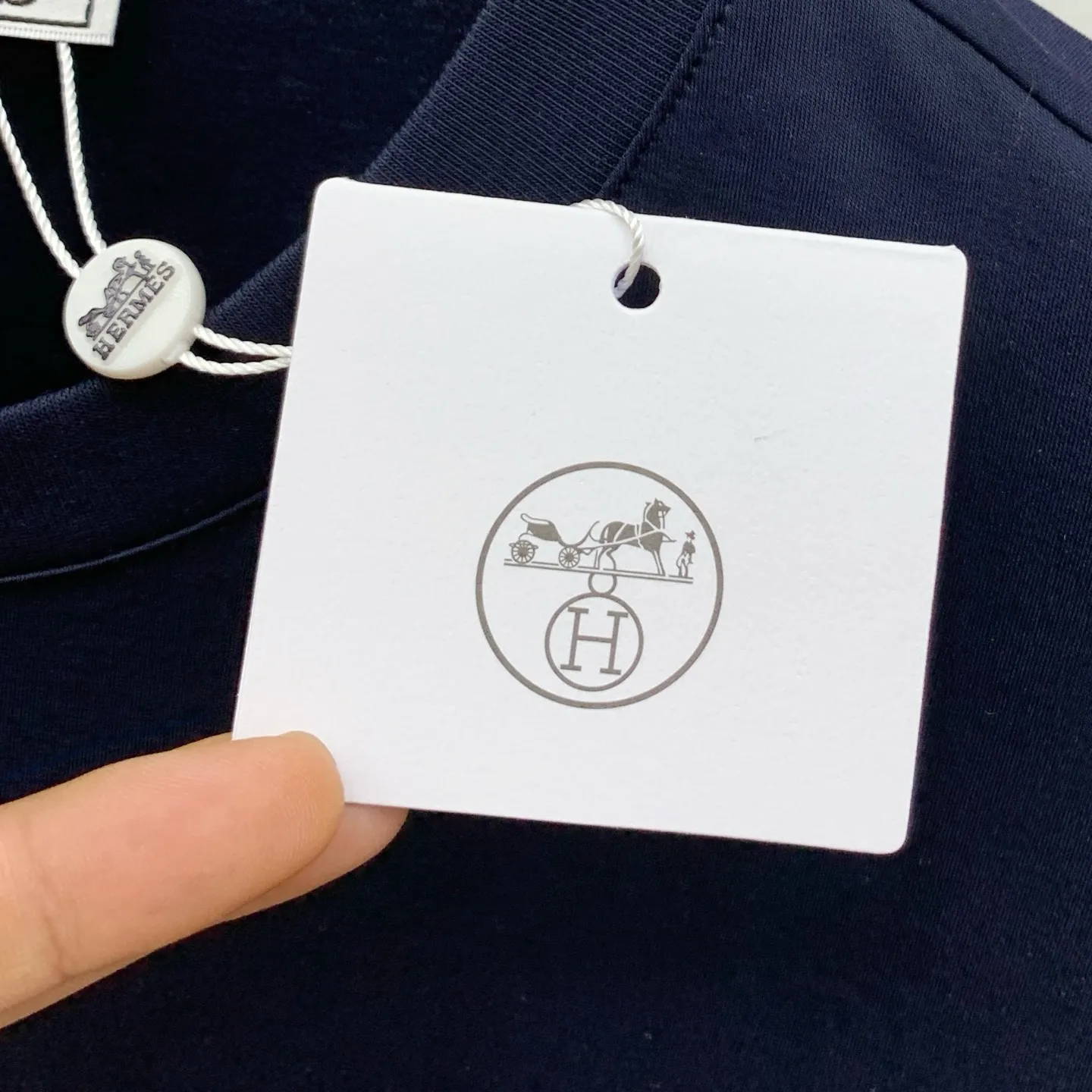 エルメス 2025新作 紺色 ゆったりTシャツ - 画像 (4)