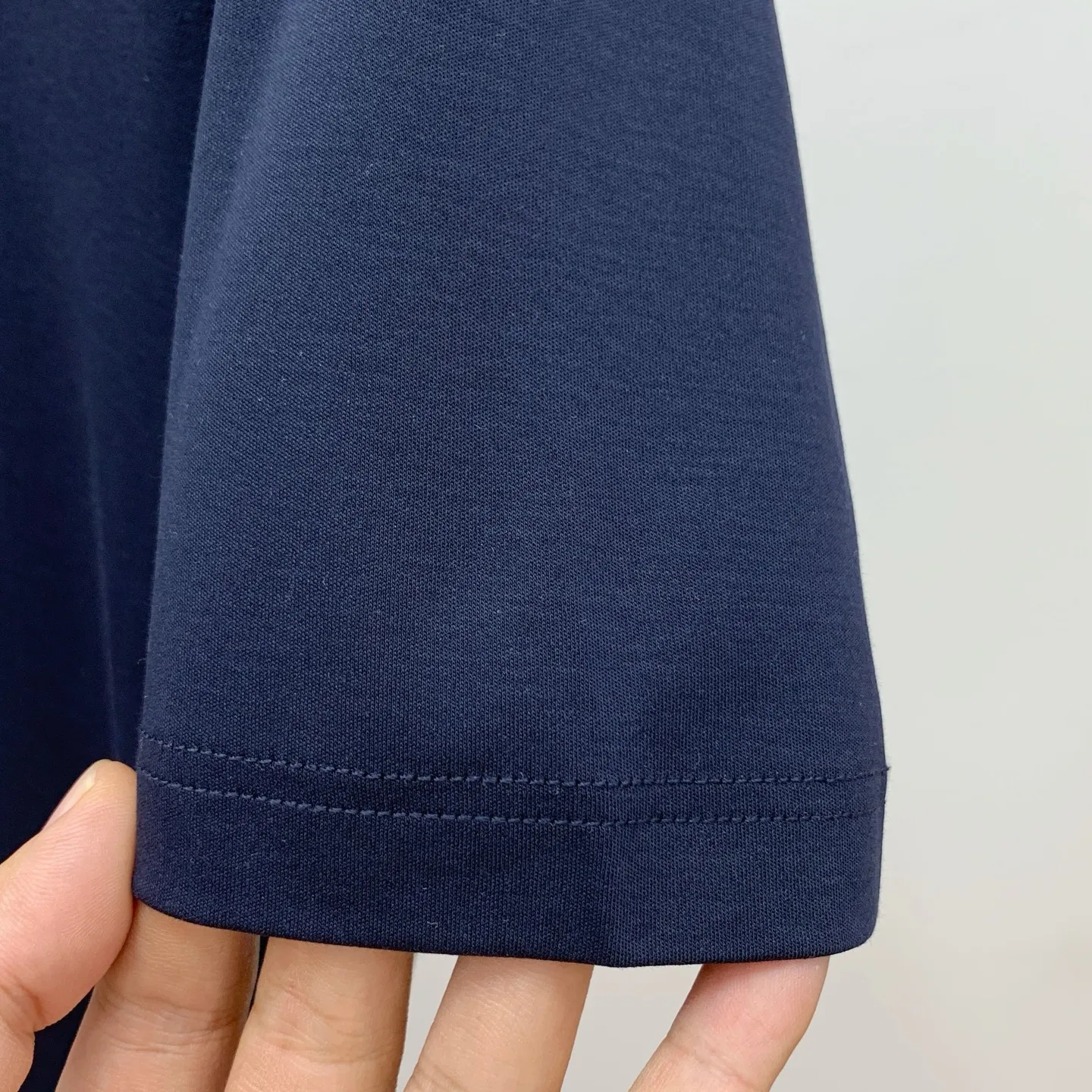 エルメス 2025新作 紺色 ゆったりTシャツ - 画像 (9)