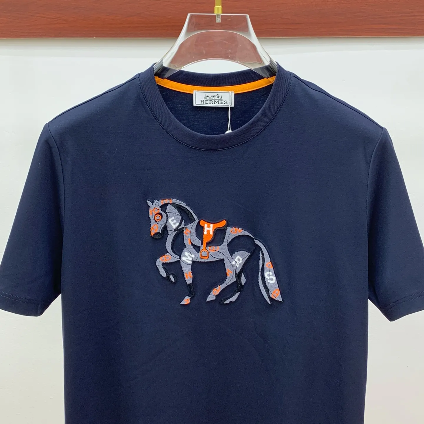 ヘルメス 2025新作 紺色 馬柄Tシャツ - 画像 (3)