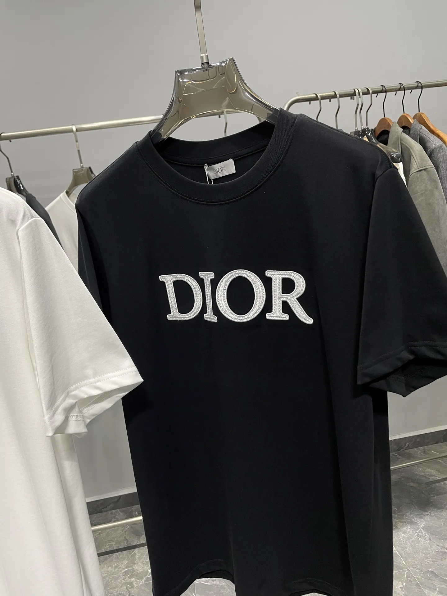 Christian Dior 白黒 基本ロゴTシャツ - 画像 (5)