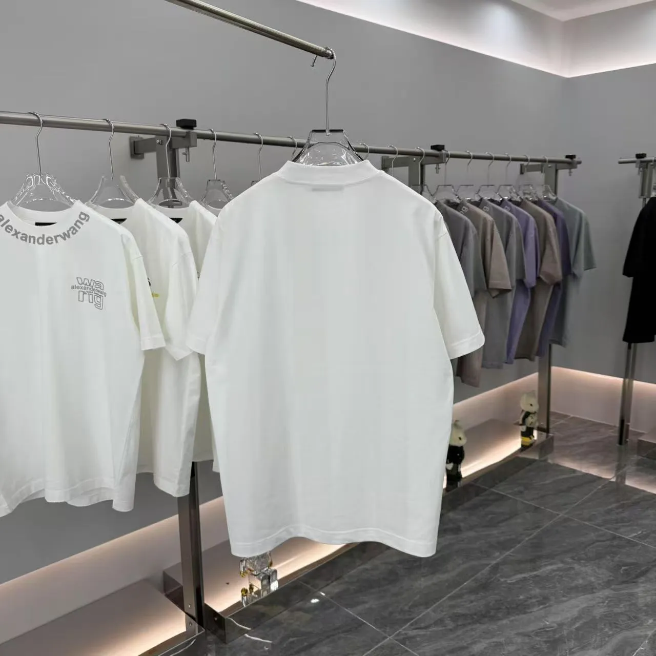 Christian Dior 2025秋冬新作 ホワイト刺繍Tシャツ - 画像 (8)