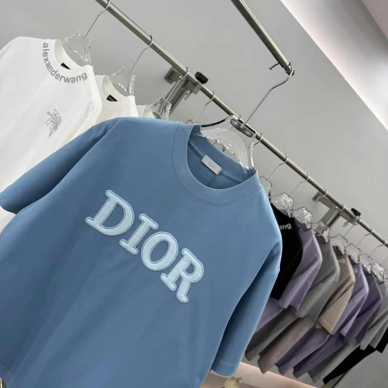 Christian Dior ブルー刺繍ロゴTシャツ - 画像 (4)
