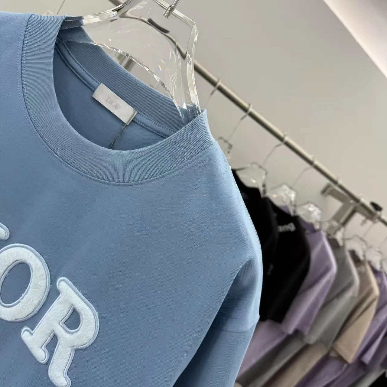 Christian Dior ブルー刺繍ロゴTシャツ - 画像 (5)