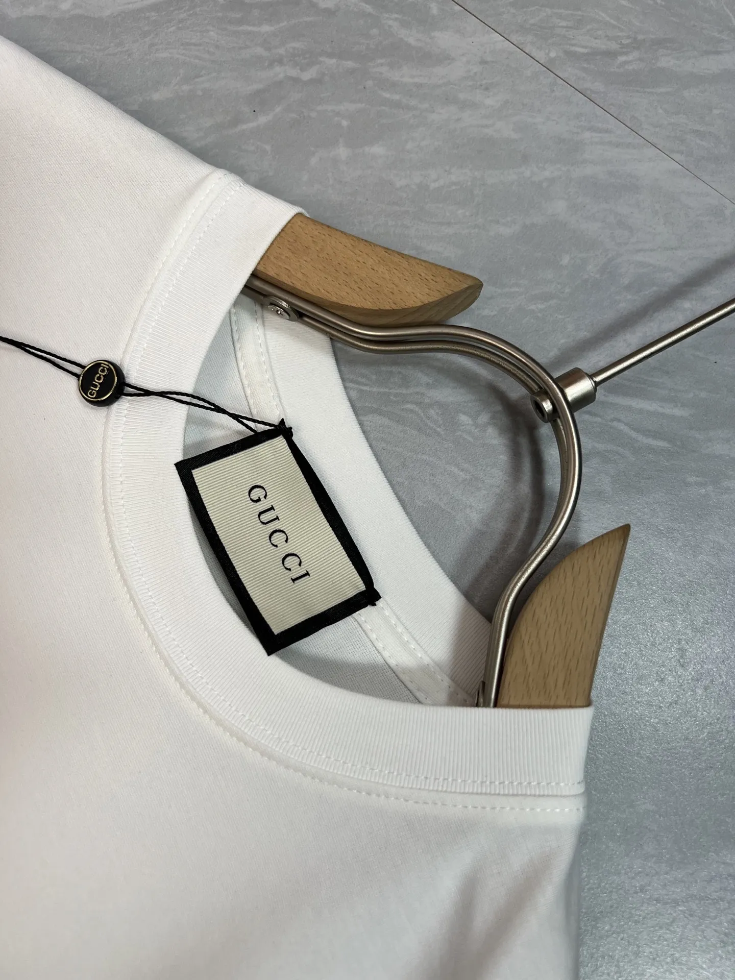 Gucci 2025 春夏新作 ホワイトTシャツ - 画像 (4)