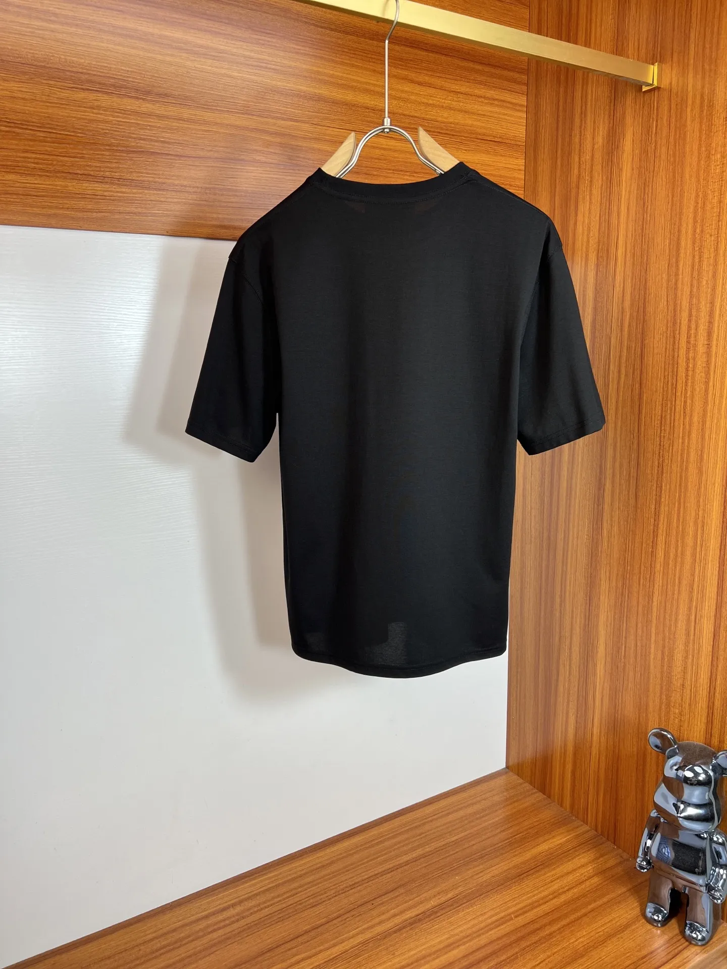 Gucci 2025春夏新品 黒 Tシャツ - 画像 (4)