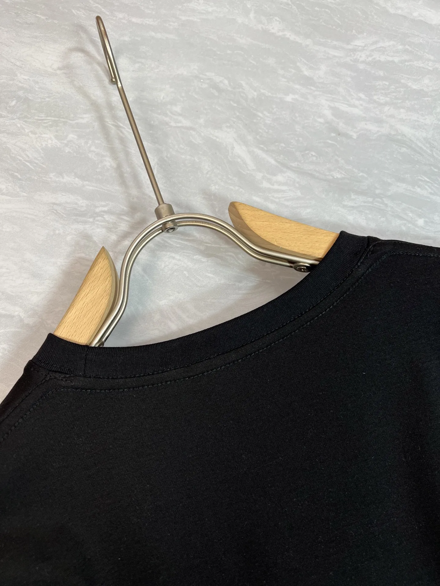 Gucci 2025春夏新品 黒 Tシャツ - 画像 (10)